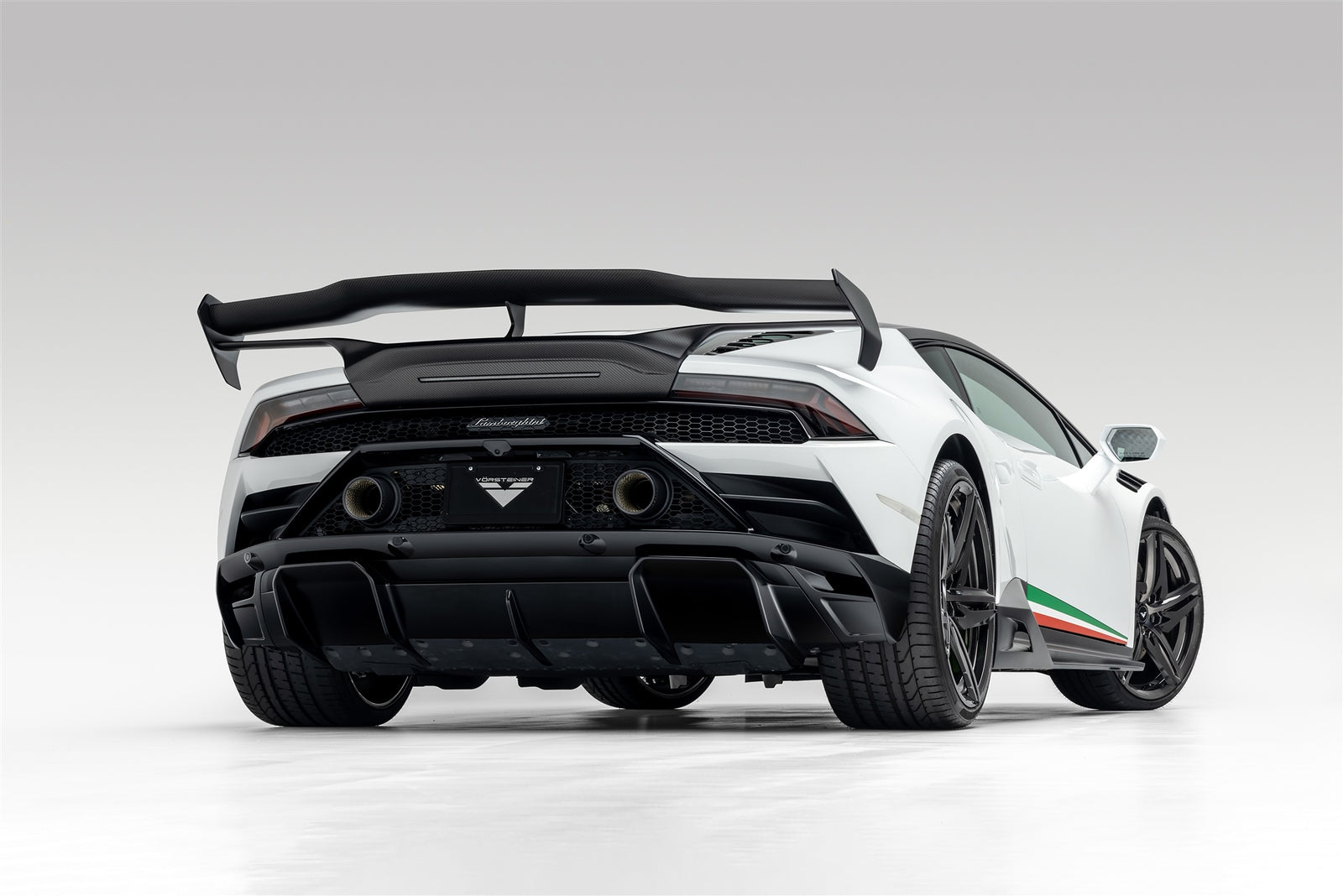 Lamborghini Huracan EVO 2WD Monza Aero Program CB 01 - High Performance Sports Car for Racing Enthusiasts | Perfect for Track Days and Supercar Events