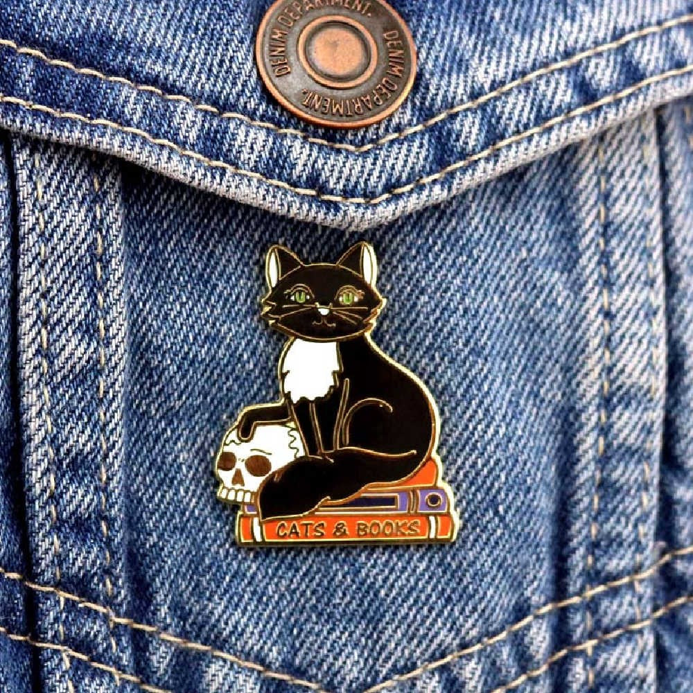 Jubly Umph Cats and Books Enamel Lapel Pin - Cute Cat & Book Lover Accessory for Jackets, Bags, Hats - Perfect Gift for Bookworms & Cat Lovers