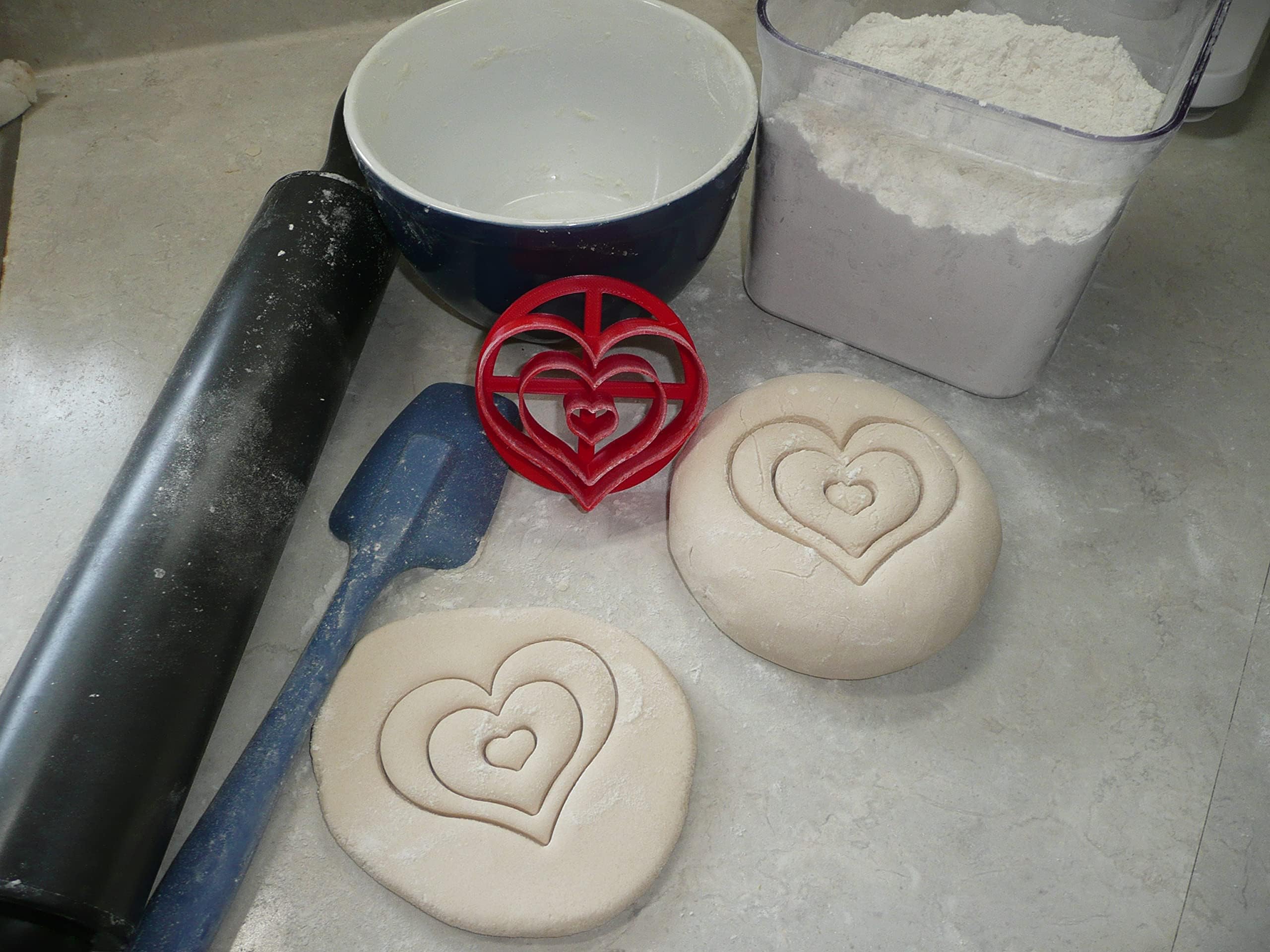 Heart Design Concha Cutter - Authentic Mexican Sweet Bread Stamp Tool - Made in USA (PR4397, Red) - Perfect for Baking Pan Dulce, Conchas, and Traditional Mexican Pastries