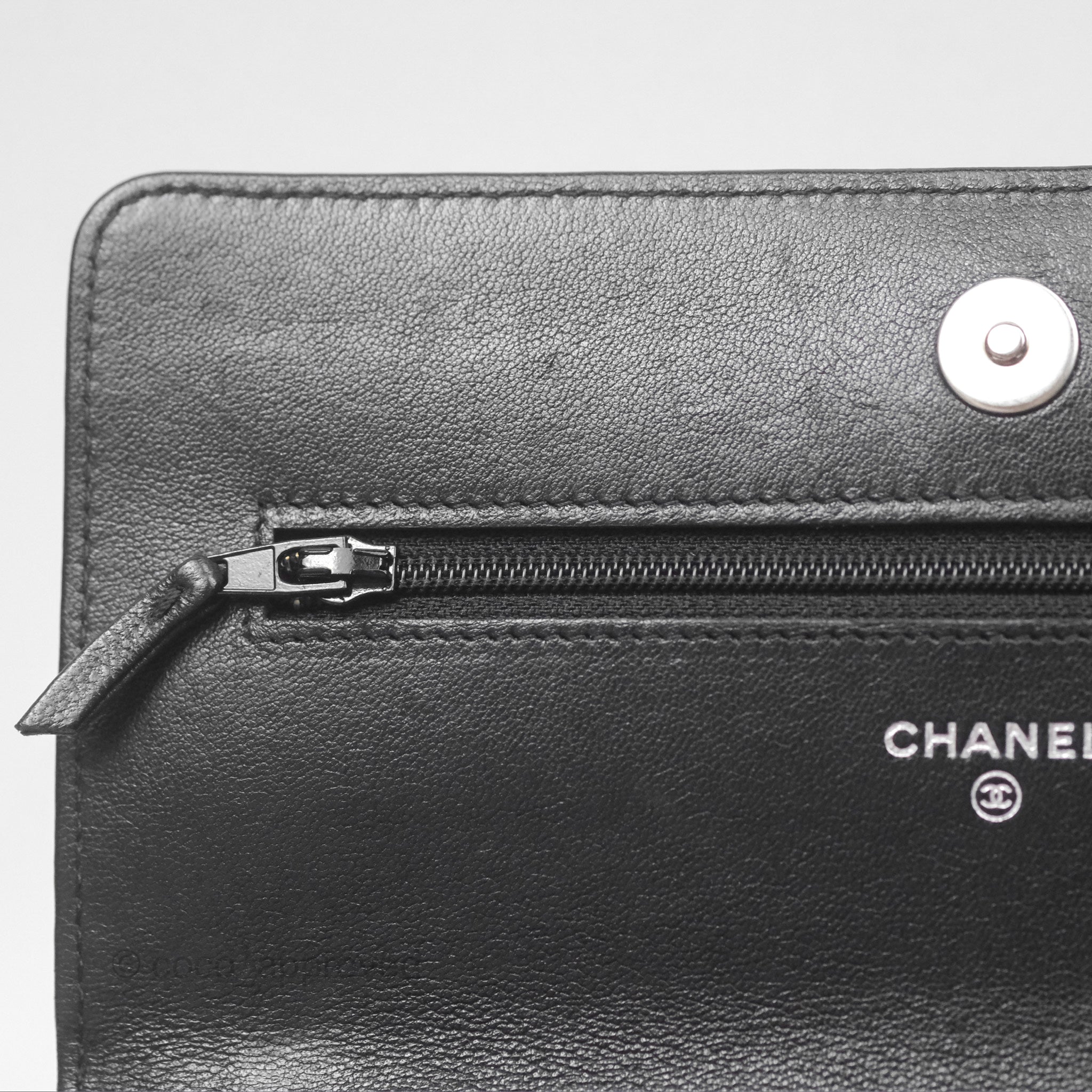 Chanel 19 Wallet on Chain WOC Black Mixed Hardware - Luxury Crossbody Bag for Women, Perfect for Evening Parties & Daily Use