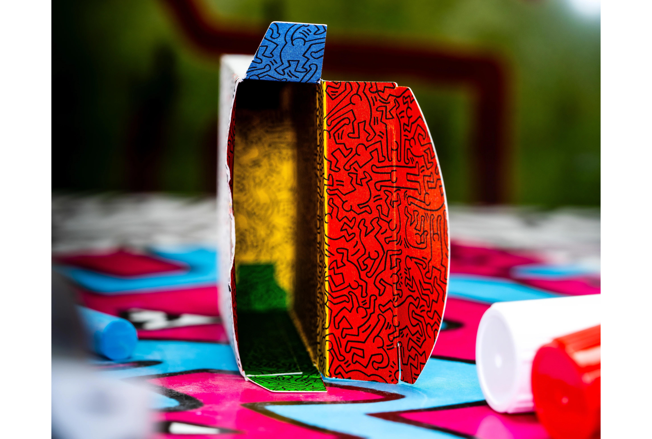 Keith Haring Playing Cards - Full Deck of 52 Cards with Vibrant Pop Art Designs - Perfect for Card Games, Magic Tricks, and Collectors
