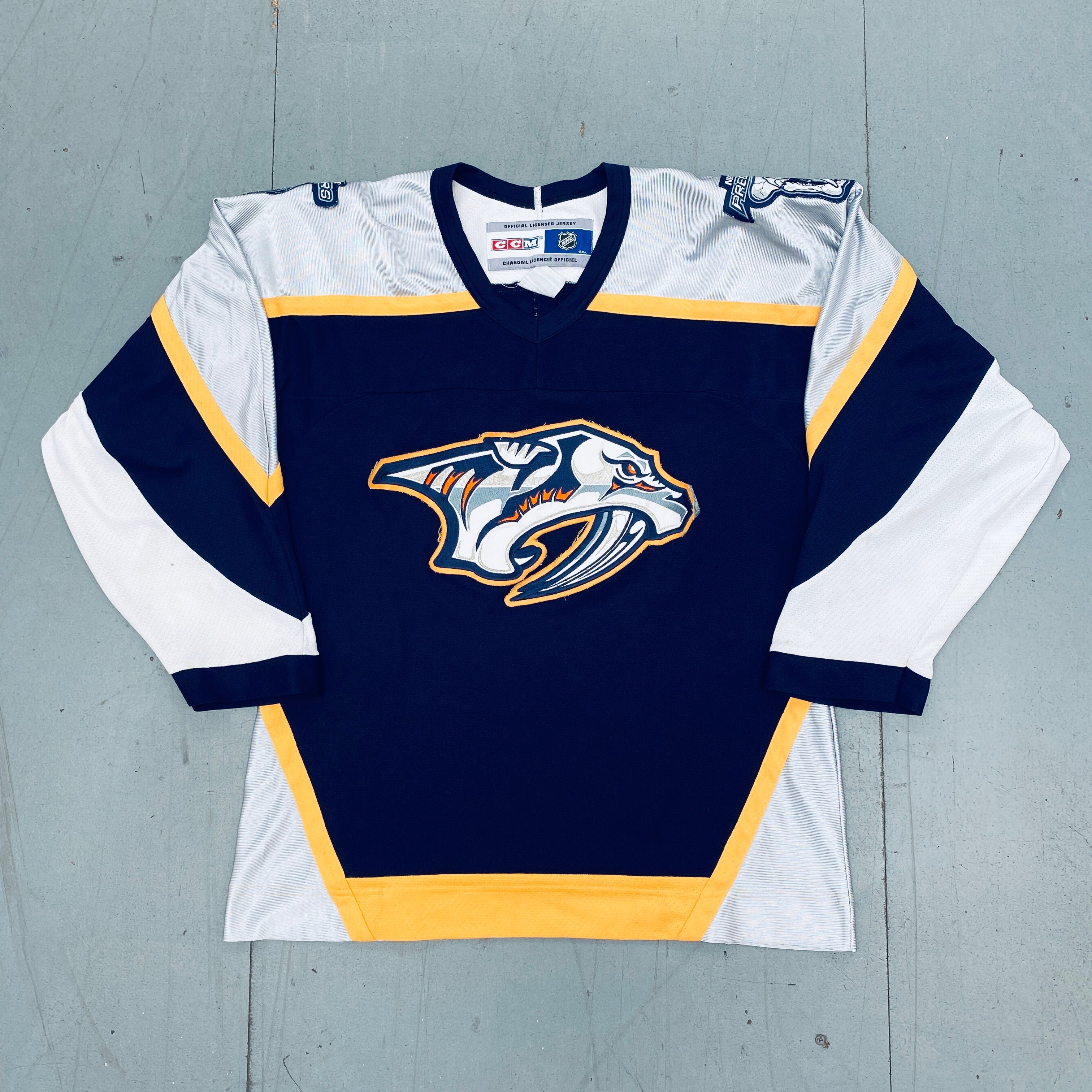 2001 CCM Nashville Predators Hockey Jersey (Size M) – Authentic NHL Replica for Fans & Collectors – Perfect for Games, Events & Memorabilia Display
