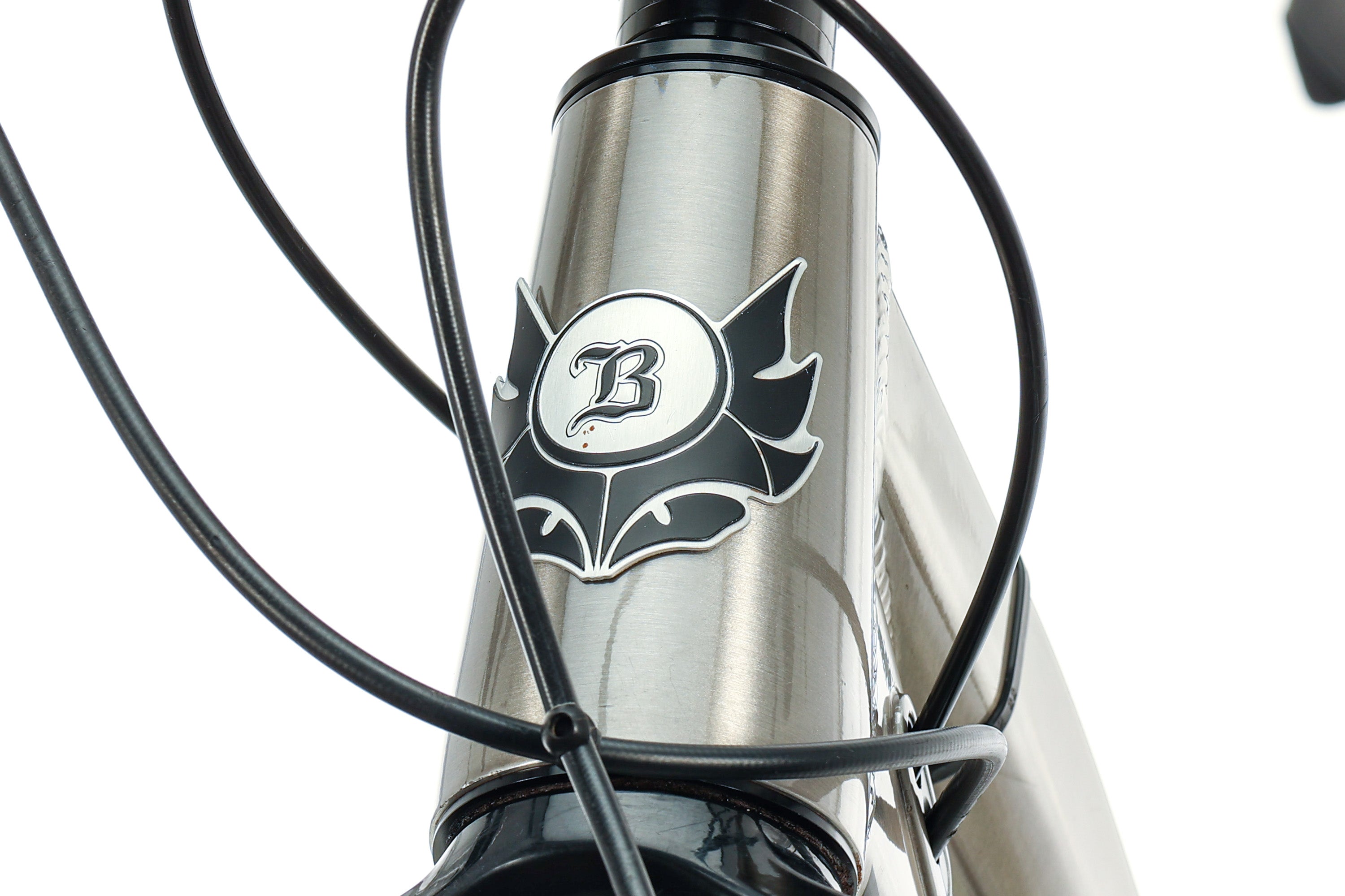 Banshee Titan V3.2 Full Suspension Mountain Bike 2022 - Medium Frame Size for Trail Riding & Enduro Adventures