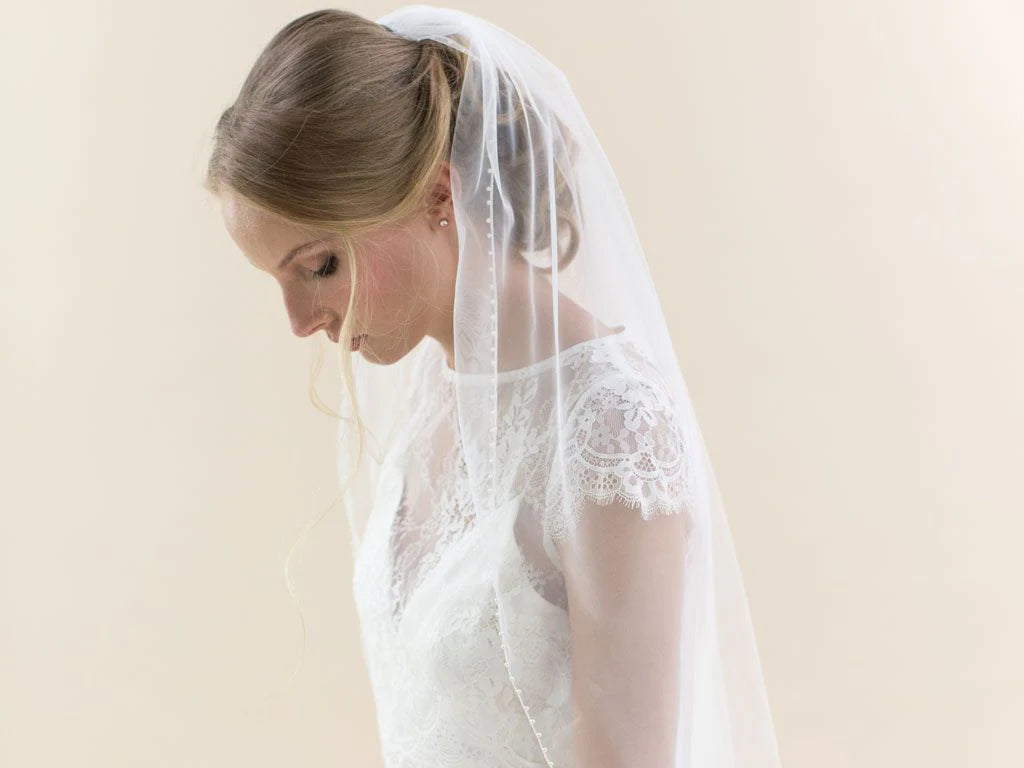 Elegant Rainbow Club Fingertip Wedding Veil with Pearl Edge Hydrangea - Perfect for Bridal Ceremonies, Photos & Special Occasions