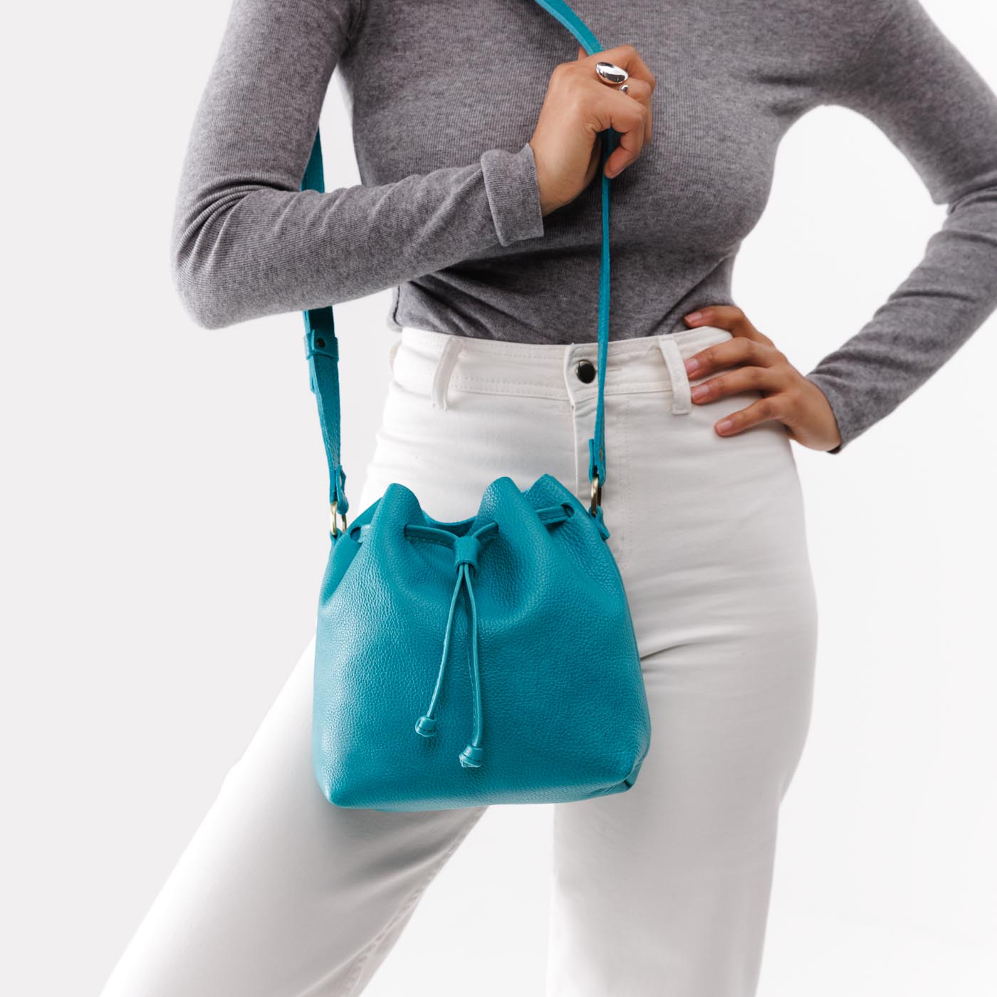 Stylish Leather Bucket Bag for Women - Trendy Crossbody Shoulder Handbag - Perfect for Work, Travel & Everyday Use