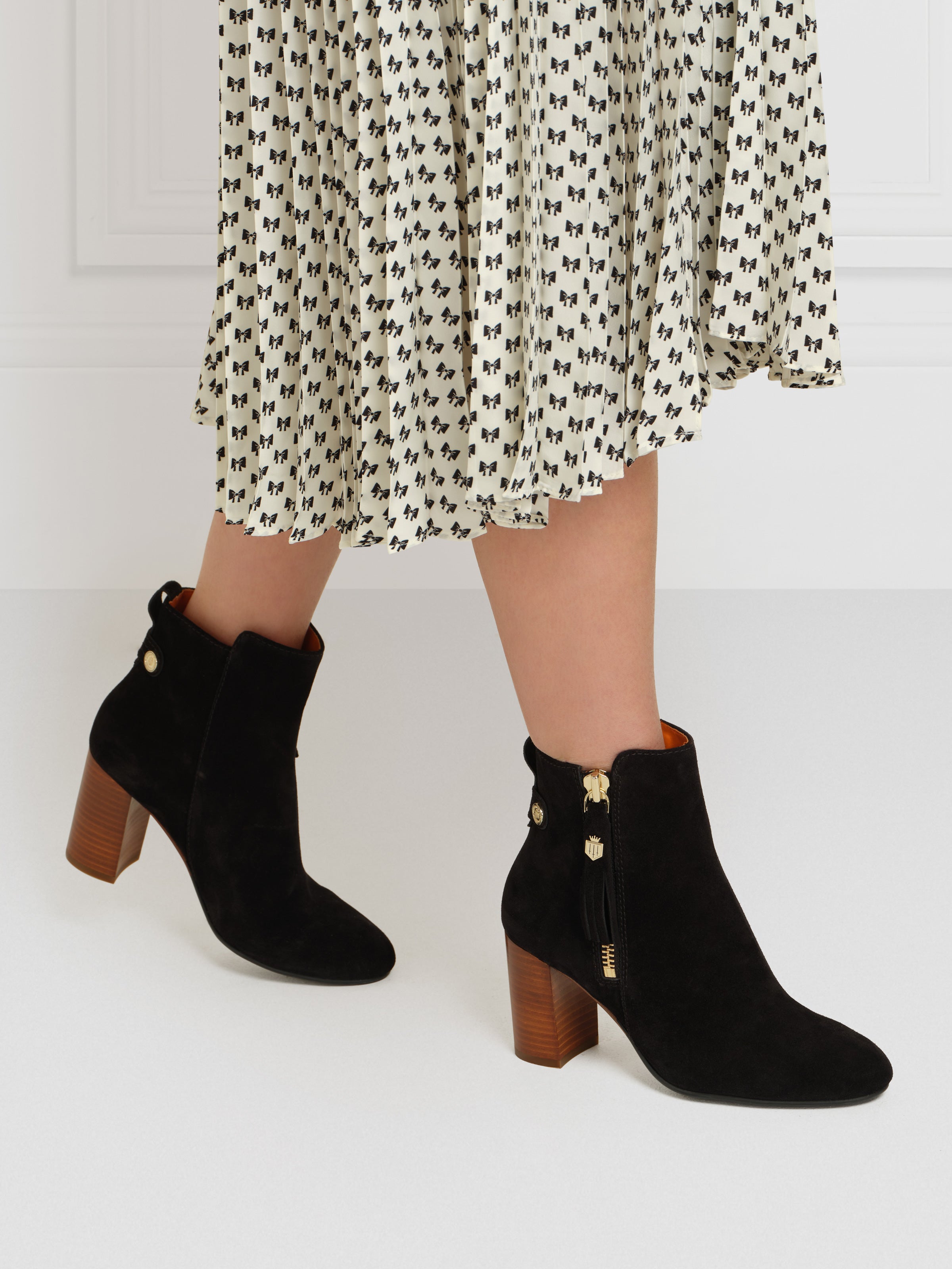 Black Suede Ankle Boots for Women - The Oakham Comfortable Casual Booties for Fall & Winter | Perfect for Office, Travel & Everyday Wear