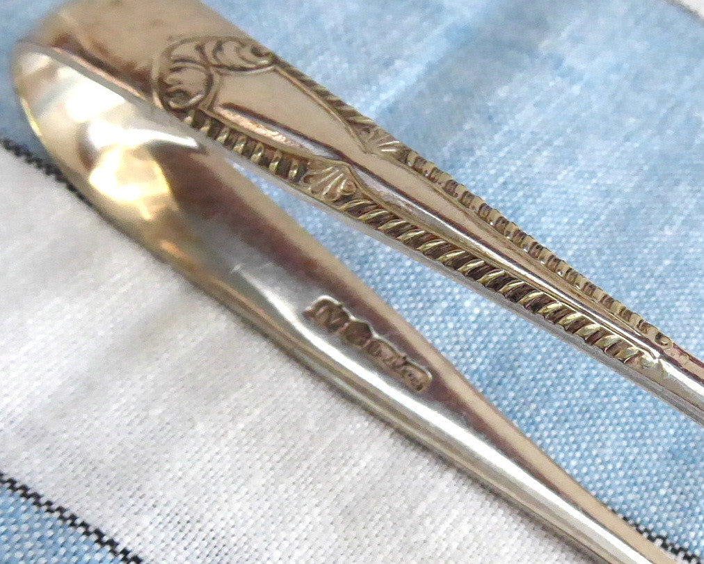 Antique Edwardian Era English Sugar Tongs - Sheffield Silver Plated Spade End Design (1900-1910s) | Vintage Tea Party, Afternoon Tea, Collectible Silverware