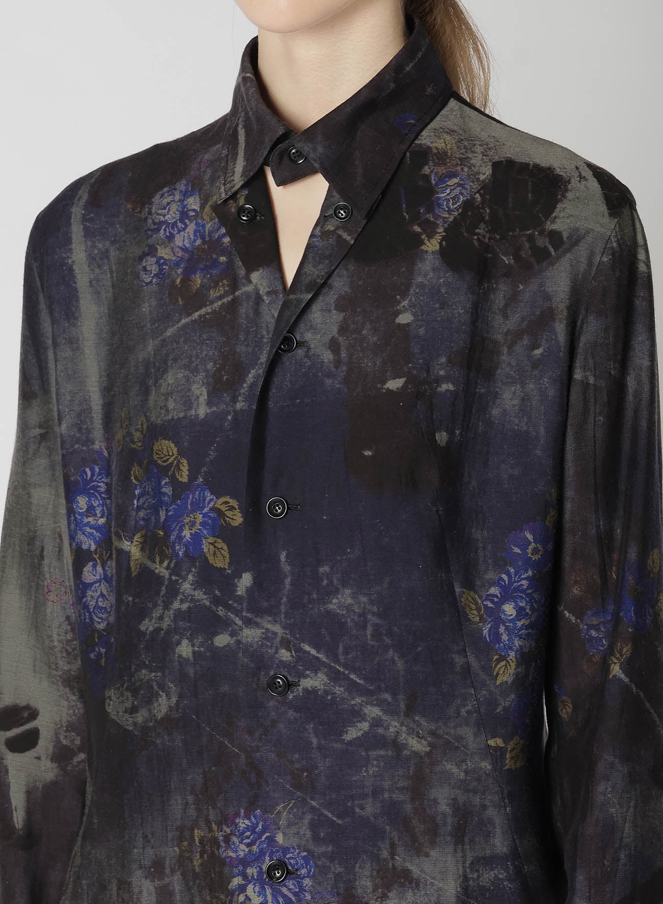 CU/Twill Stepped on Flower Print Open Neck Blouse - Women's Fashion Top for Casual Outings & Office Wear