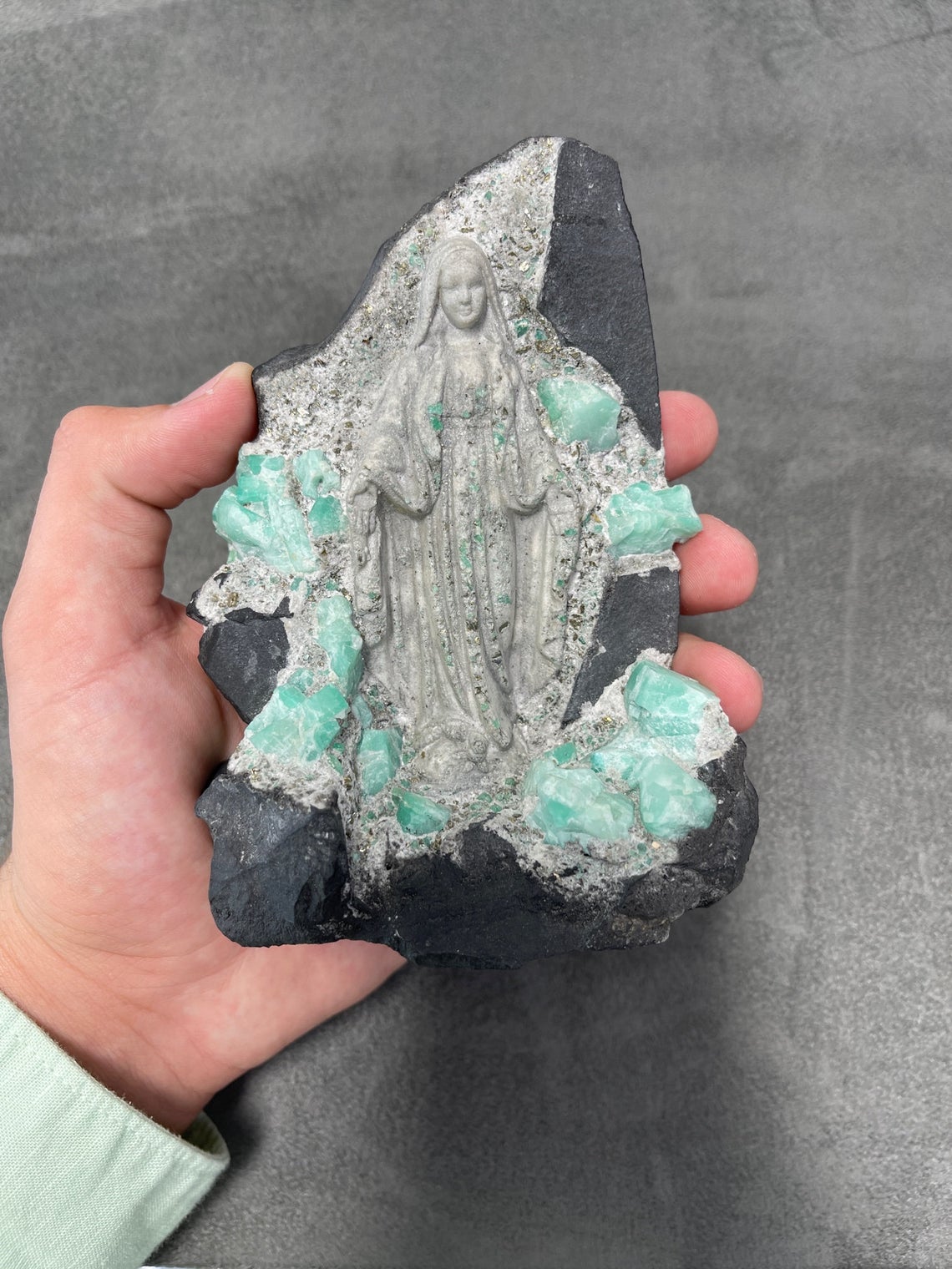 Colombian Emerald Virgin Mary Rough Crystal Sculpture - Handcrafted Religious Statue for Home Altar, Meditation & Spiritual Decor