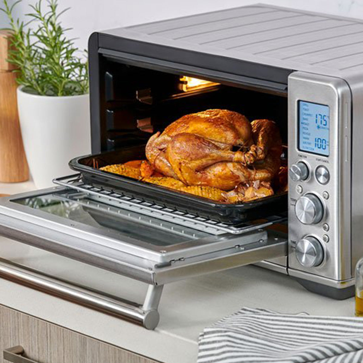 Breville Smart Oven Air Fryer Pro - BOV860BSS Stainless Steel Countertop Convection Toaster Oven with Air Fry, Roast, Bake & Broil Functions - Perfect for Small Kitchens, Apartments & Family Cooking