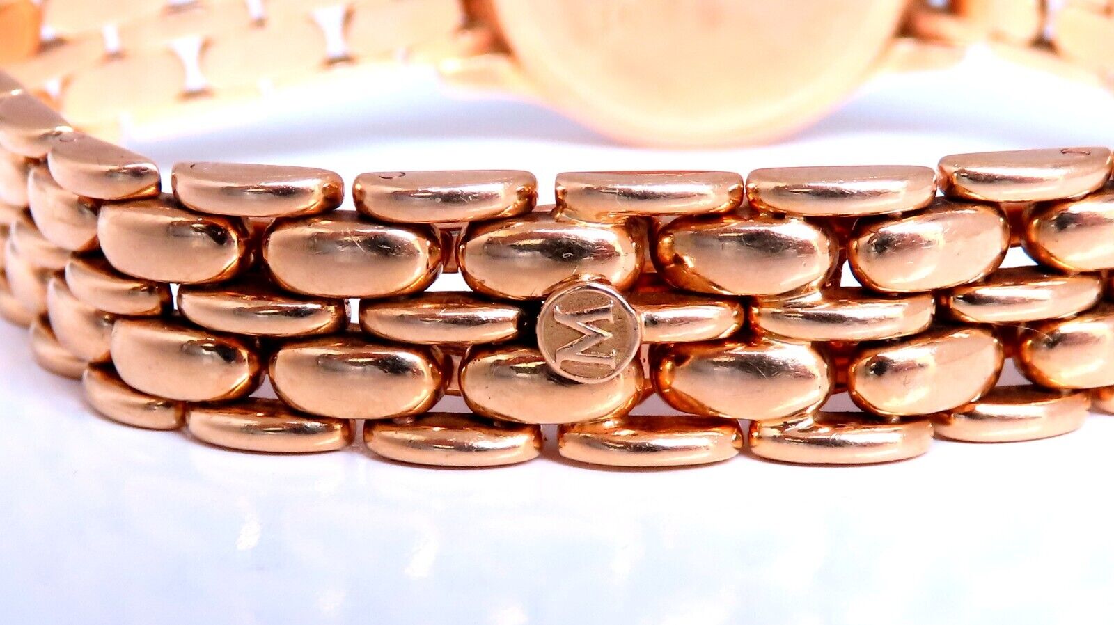 Luxury Movado Watch with 14kt Gold Case - Perfect for Formal Events, Business Meetings & Special Occasions