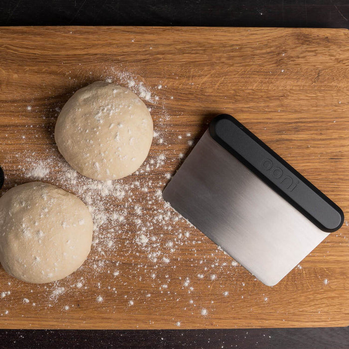 Ooni Pizza Bench Scraper - Premium Stainless Steel Dough Cutter for Perfect Homemade Pizza - Ideal for Pizza Making, Baking, and Kitchen Prep Work