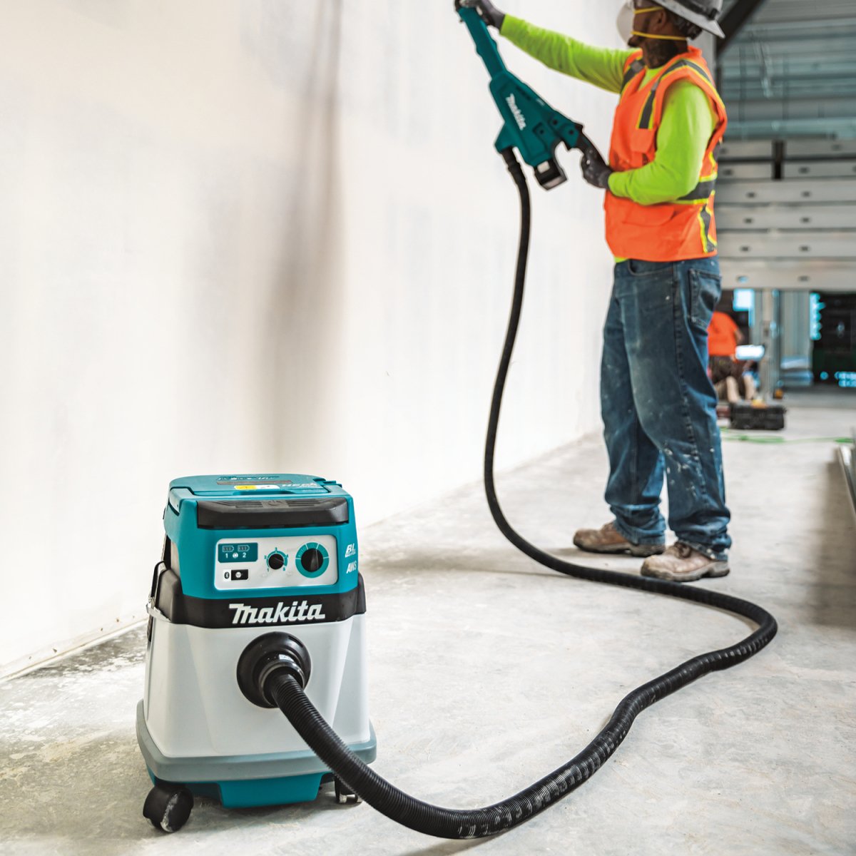 36V (18V X2) LXT Brushless Cordless HEPA Wet/Dry Vacuum - 4 Gallon Dust Extractor with AWS Technology (Tool Only) - Perfect for Construction Sites, Woodworking Shops & DIY Home Renovations