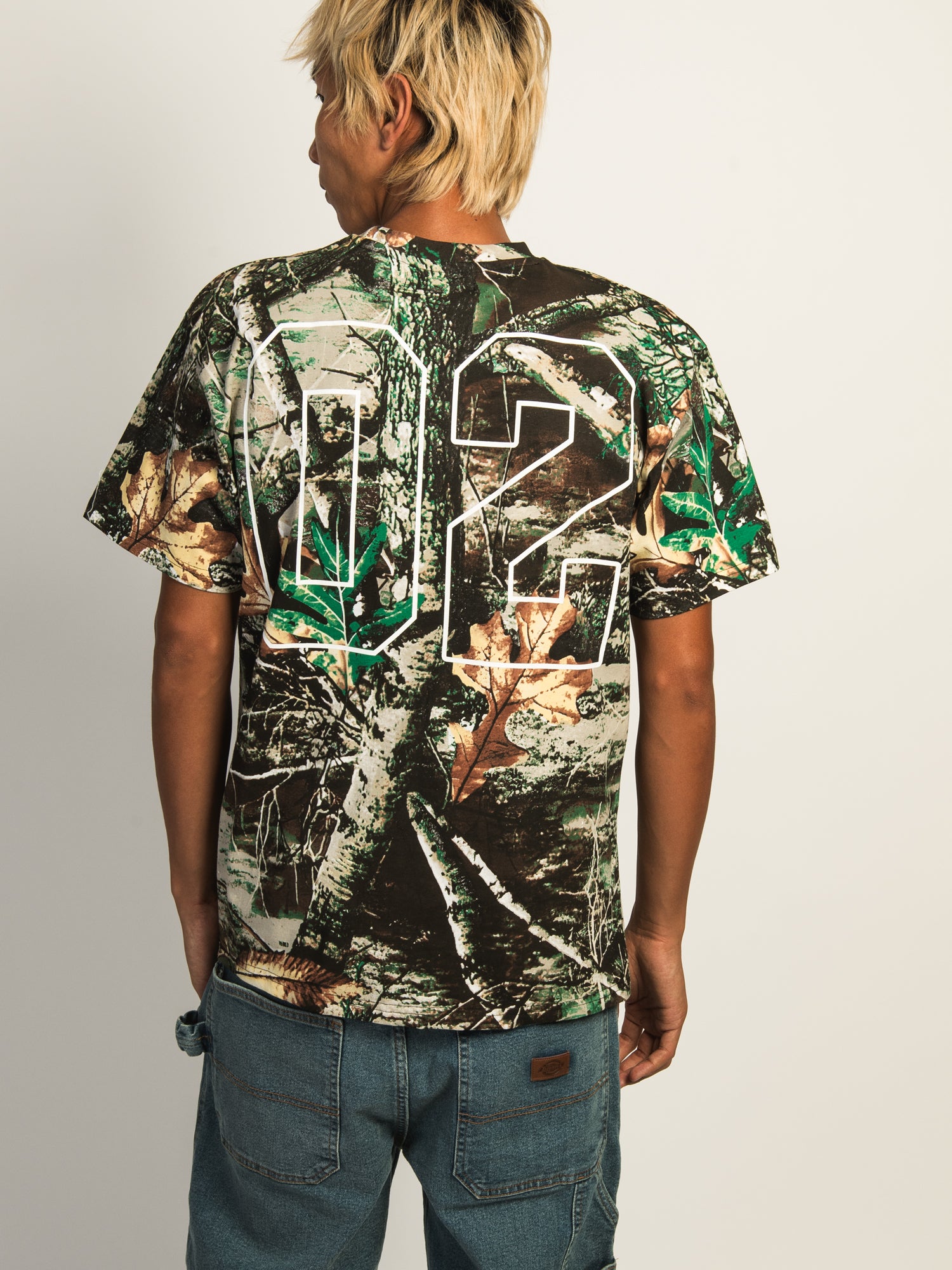 Crooks & Castles Realtree Camo Print T-Shirt for Men - Hunting, Outdoor & Streetwear Fashion