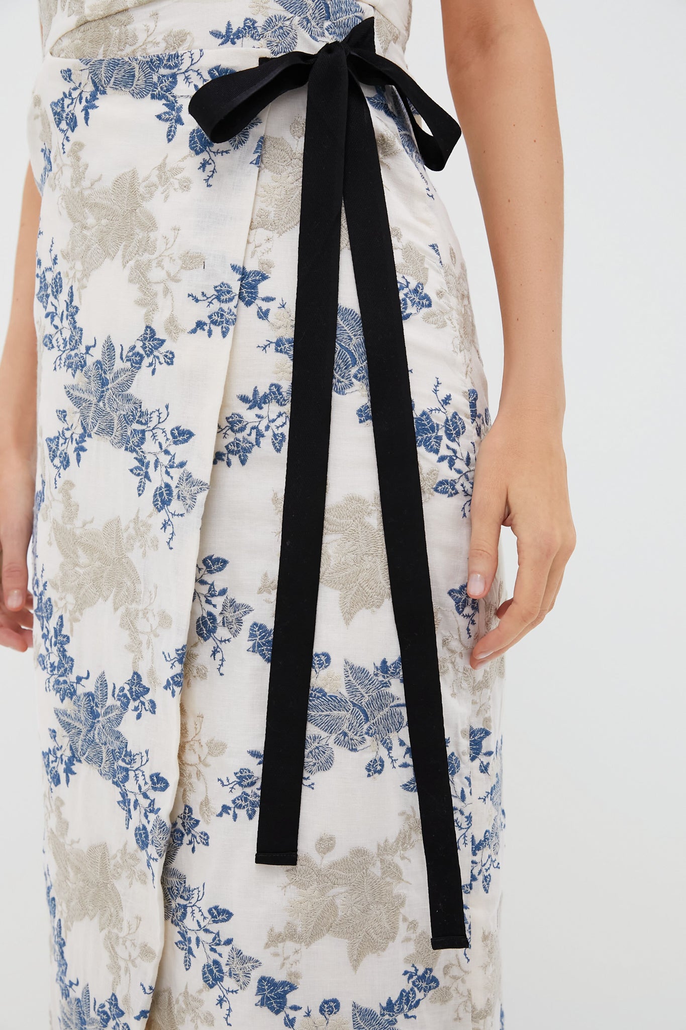 Bougainvillea Cinefila Maxi Dress - Floral Summer Beach Dress for Women, Boho Chic Vacation Outfit, Perfect for Pool Parties & Tropical Getaways