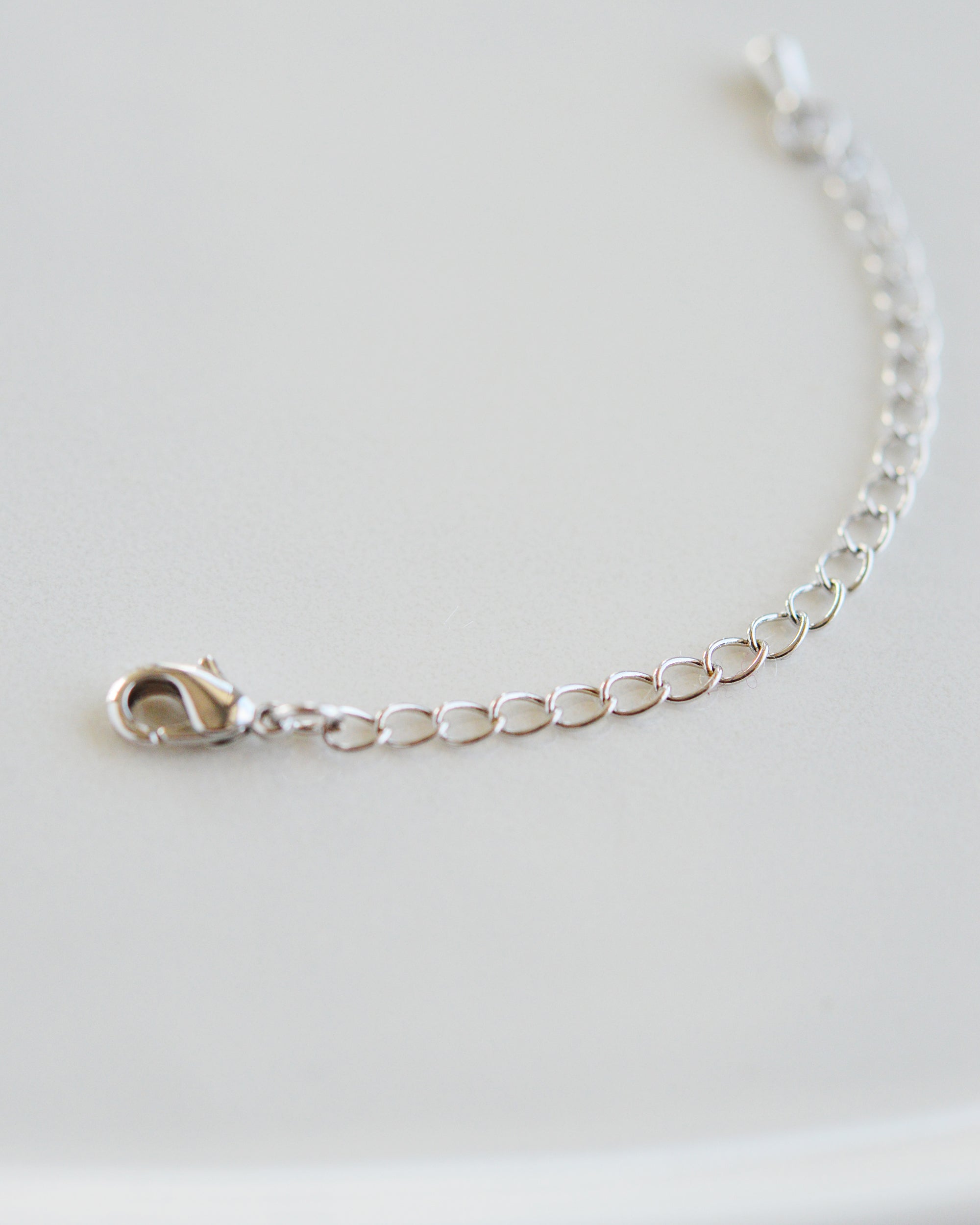 Adjustable Jewelry Extender Chain - Gold & Silver Extender Clasps for Necklaces & Bracelets - Perfect for Customizing & Extending Jewelry Length | Ideal for Gifts, DIY & Everyday Wear
