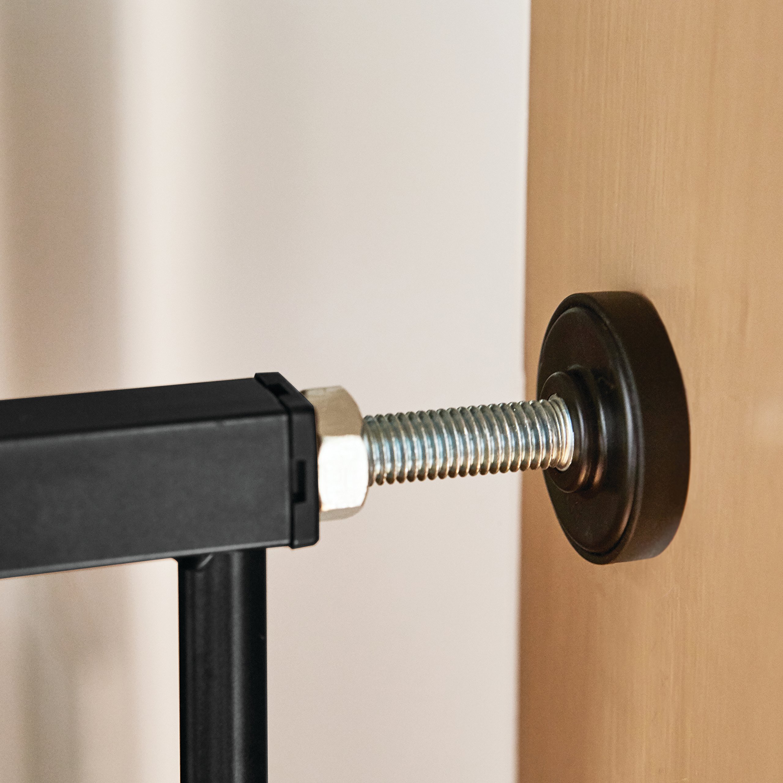 Munchkin Easy Close XL Metal Baby Gate - Adjustable 29.5