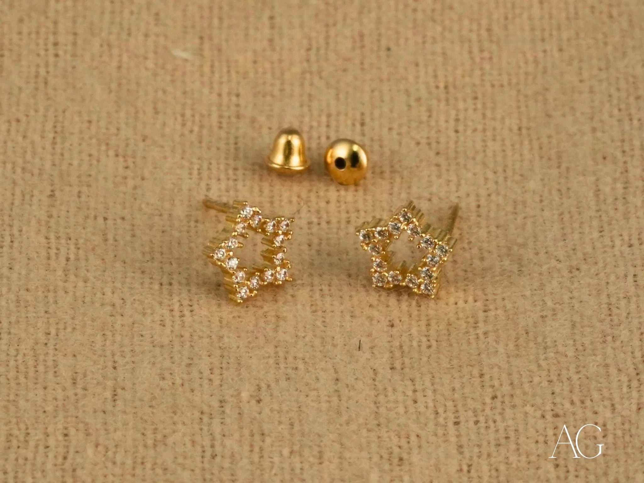 Celestial Glow Star Earrings for Women - Dainty Twinkling Constellation Stud Earrings - Perfect for Date Night, Parties & Everyday Wear