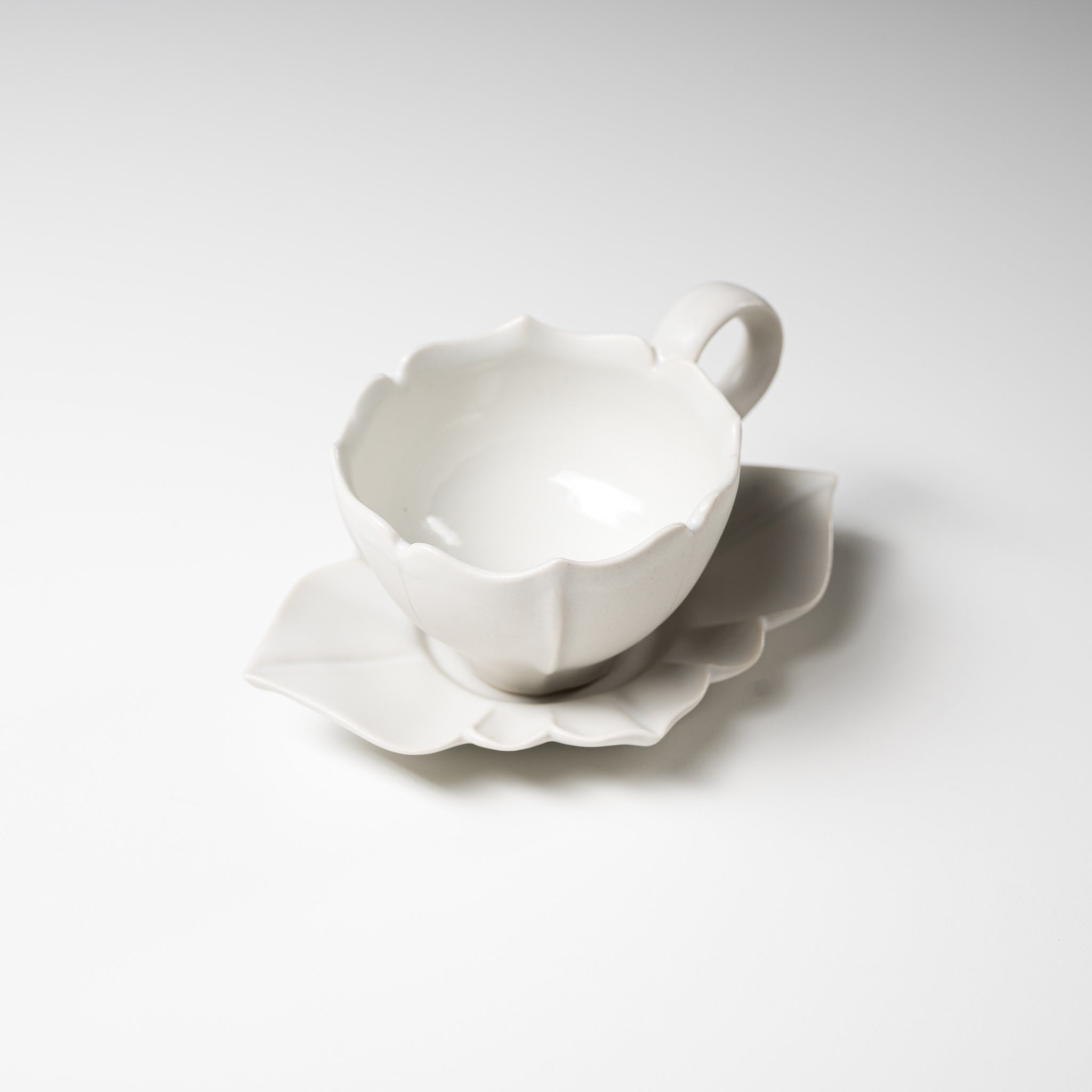 Handmade USUKIYAKI Ryoka Espresso Teacup & Saucer Set - 2 Elegant Colors - Japanese Stoneware for Coffee & Tea Lovers - Perfect for Home, Cafe & Gift Giving