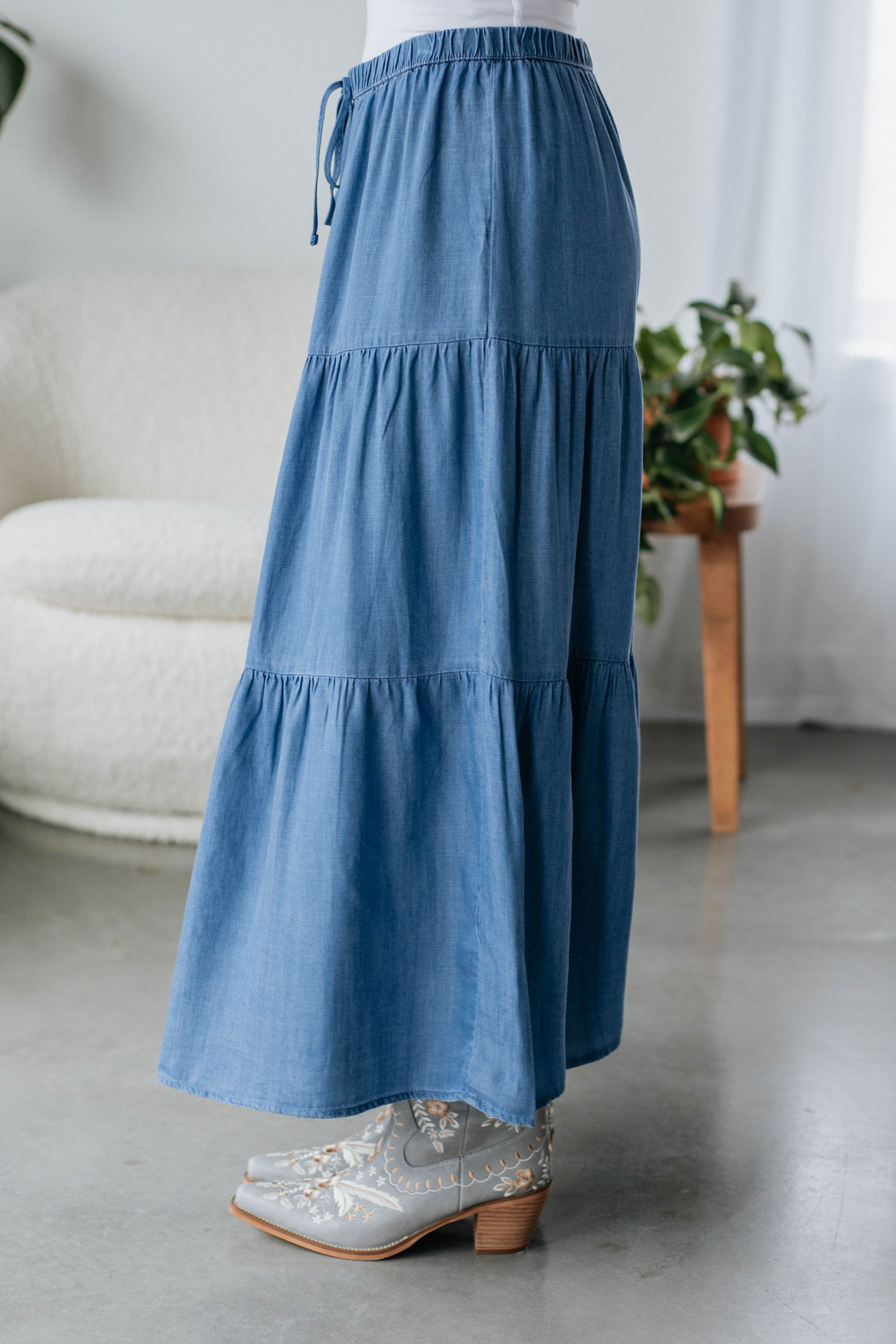 Stylish Beth Midi Skirt for Women - Flowy A-Line Skirt with Pockets - Perfect for Casual Outfits, Office Wear & Date Nights