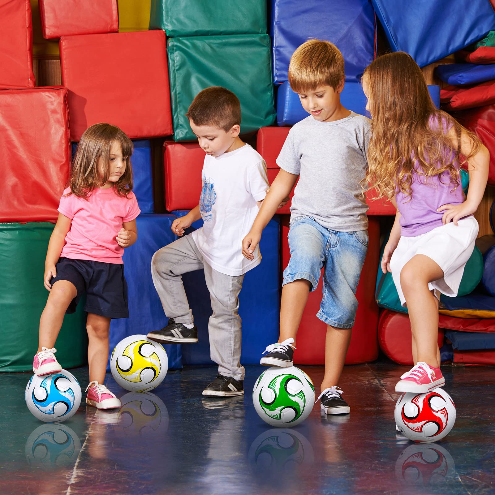 Shappy 4-Pack Size 3 Soccer Balls with Air Pump - Mini Training Soccer Balls for Kids, Outdoor Sports Practice, Birthday Gifts & Backyard Games - Perfect for Youth Training, Team Sports & Family Fun Activities