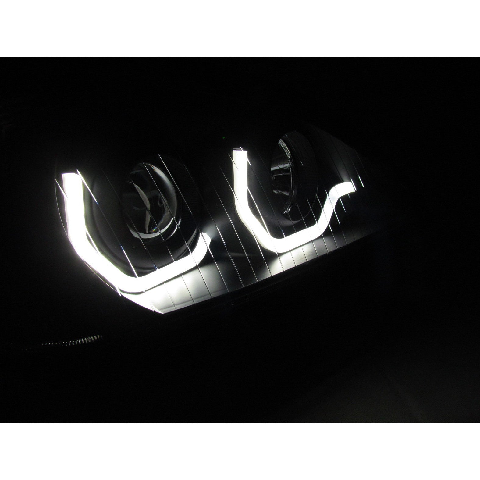 Freightliner Columbia Black Housing Projector Headlights - High Performance LED Headlights for Trucks, Improved Night Visibility & Style Upgrade | Perfect for Long Haul Driving & Off-Road Adventures