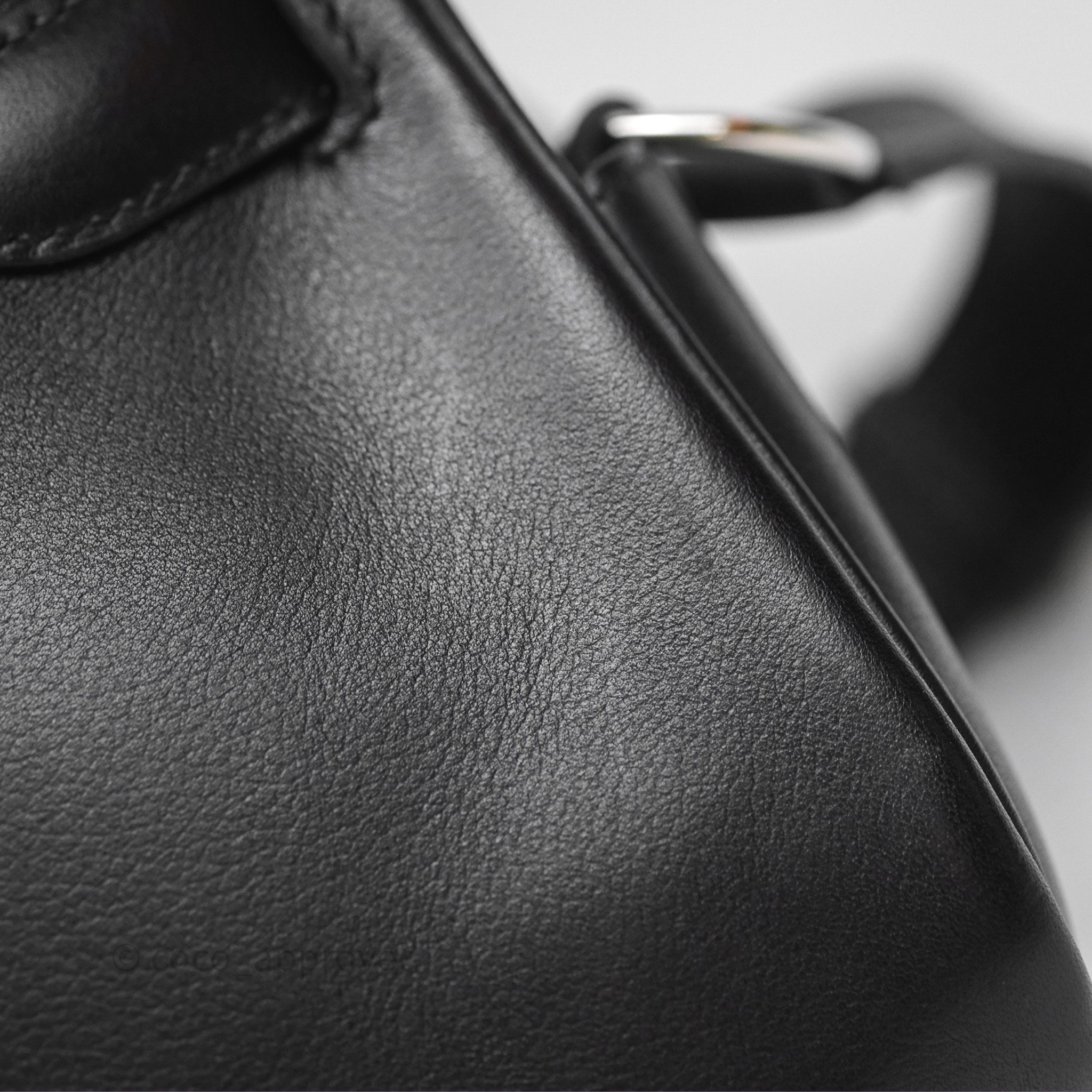 Authentic Hermès Kelly Messenger PM Bag 89 Noir Evergrain with Palladium Hardware - Luxury Crossbody Bag for Women | Perfect for Work, Travel & Everyday Elegance