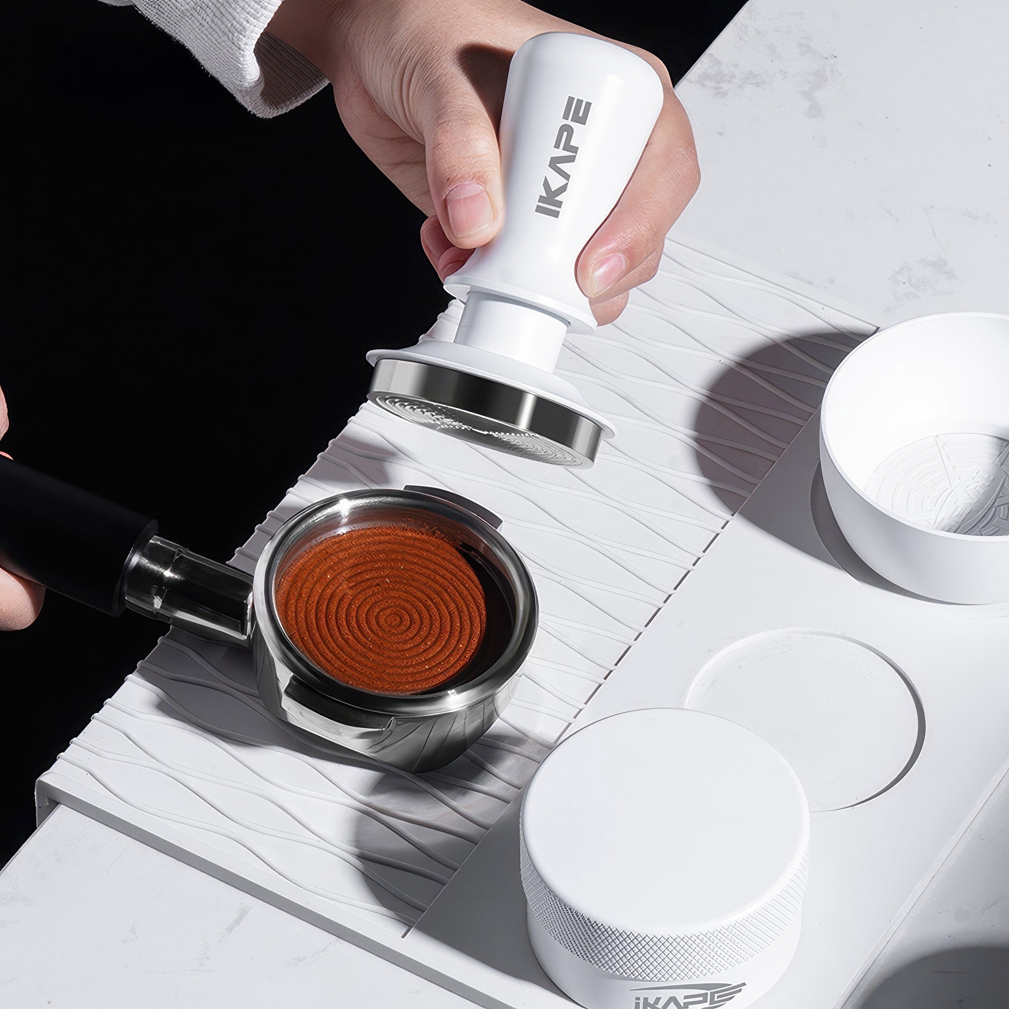 Premium Espresso Coffee Tamper & Distributor - 58mm Stainless Steel Barista Tool for Perfectly Tamped Coffee Grounds - Ideal for Home Baristas & Coffee Shops
