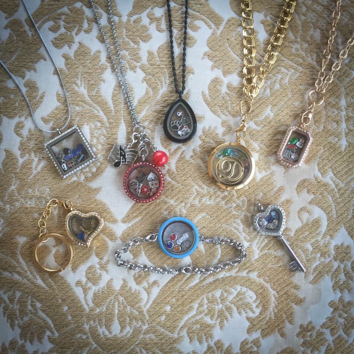 Gold-Tone Stack of Books Floating Locket Charm - Vintage Book Pendant Necklace for Book Lovers & Literary Gifts - Perfect for Reading Enthusiasts, Book Club Members & Writers