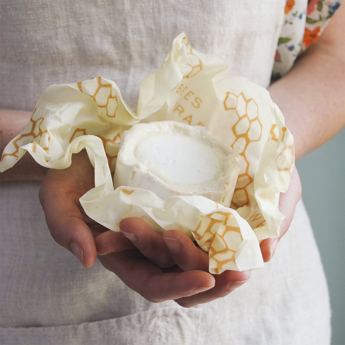 Eco-Friendly Bee's Wrap Reusable Food Storage - Sustainable Beeswax Wraps for Fresh Food Preservation | Perfect for Sandwiches, Fruits, and Leftovers