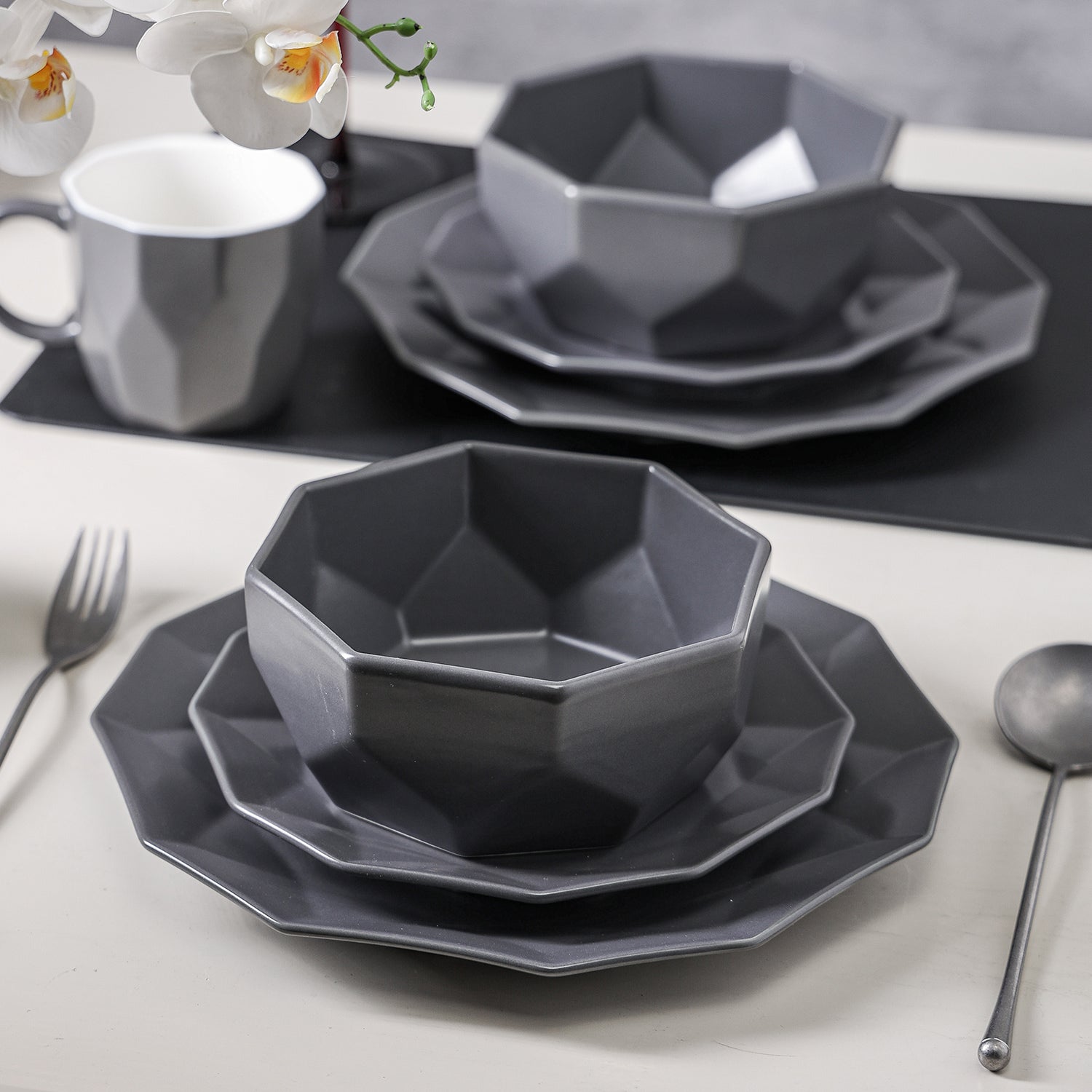Premium Jamie Porcelain Dinnerware Set - Elegant Grey 16-Piece Dinnerware Set for 4, Dishwasher & Microwave Safe - Perfect for Family Dinners, Entertaining Guests & Special Occasions