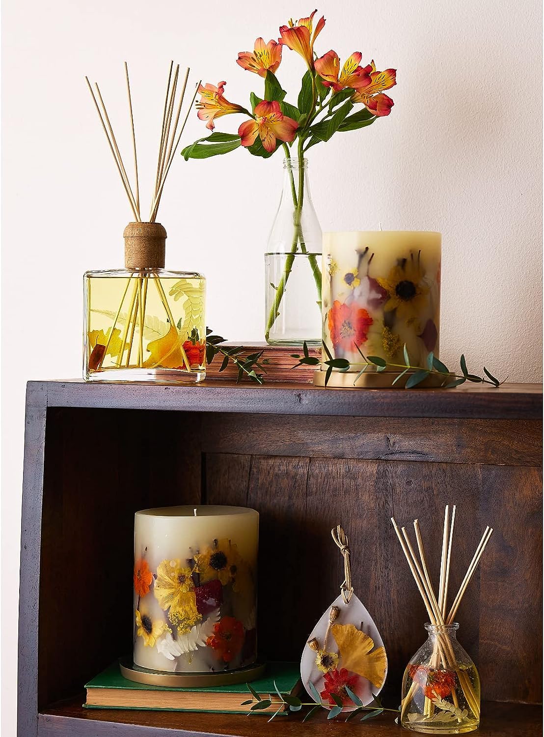Rosy Rings Honey Tobacco Candle - Aromatherapy & Home Decor for Relaxation