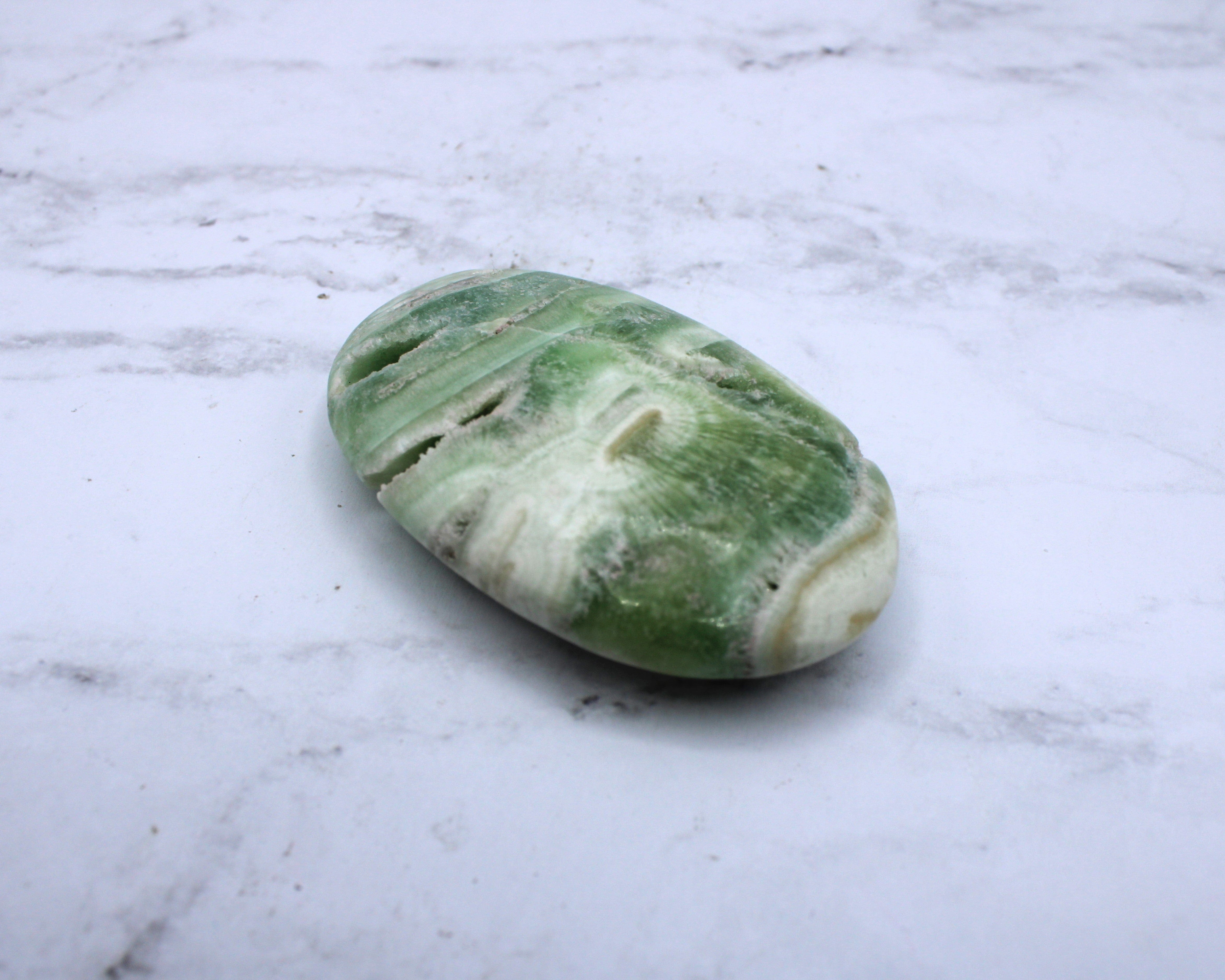 Caribbean Calcite Palm Stone - Natural Healing Crystal for Stress Relief & Meditation - Perfect for Home Decor, Yoga & Spiritual Practices