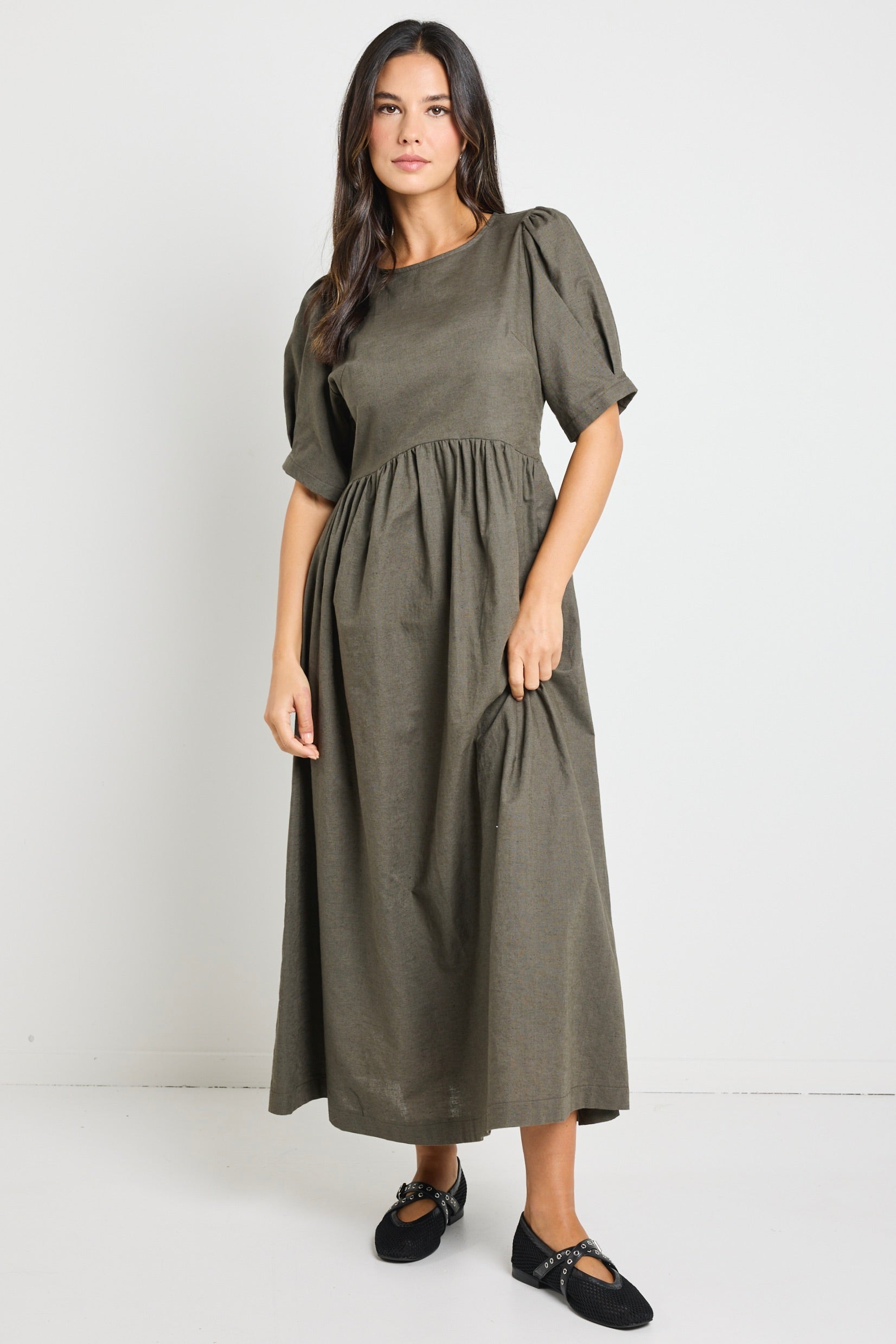 Stylish Khaki Short Sleeve Relaxed Midi Dress for Women | Casual Summer Outfit | Perfect for Beach, Picnic & Date Night