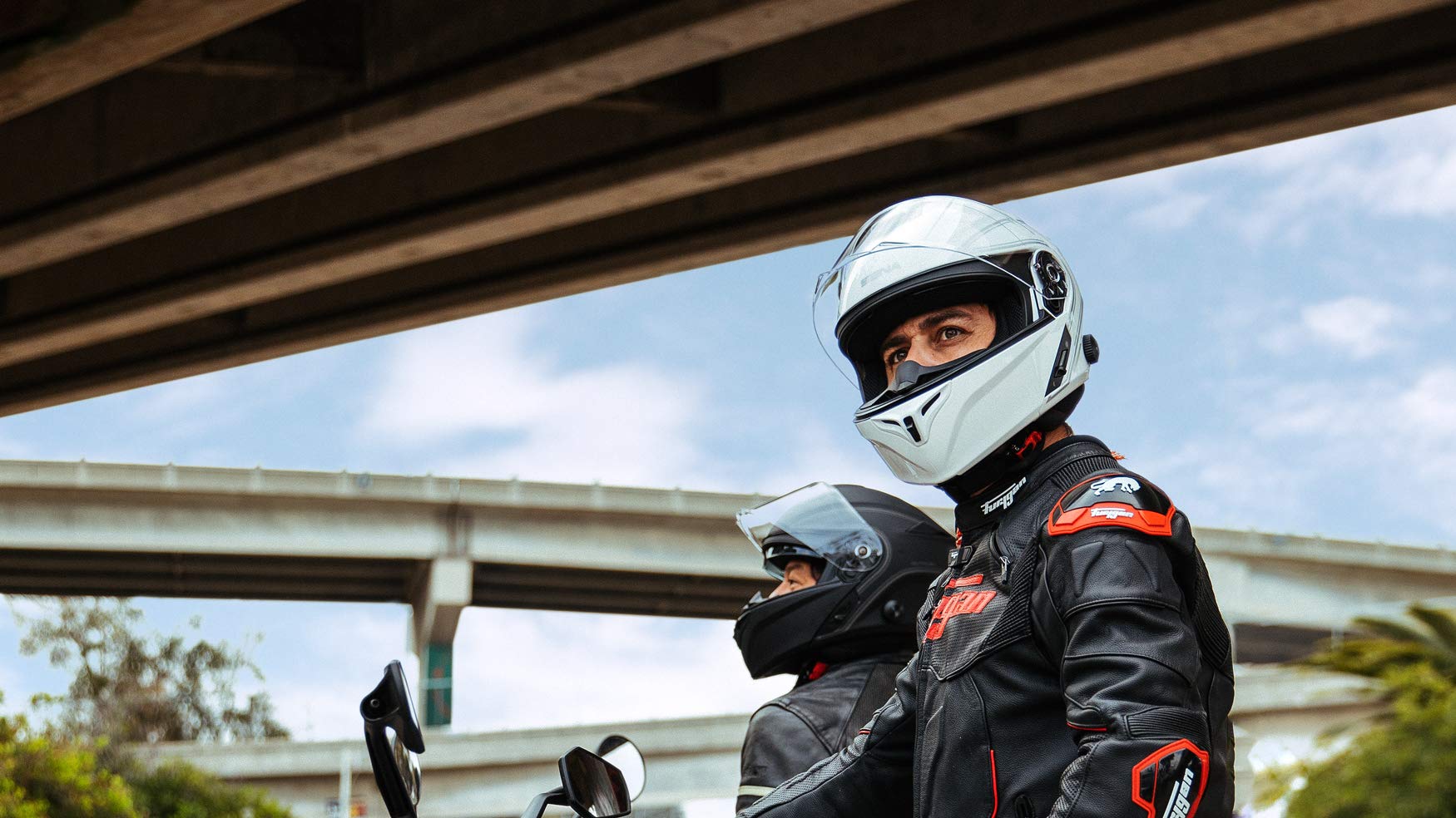 Sena Outrush Modular Smart Helmet - Bluetooth Motorcycle Helmet with Built-in Speakers & Mic (Gloss White, Large) - Perfect for Commuting, Touring & Adventure Riding (OUTRUSH-GW00L)