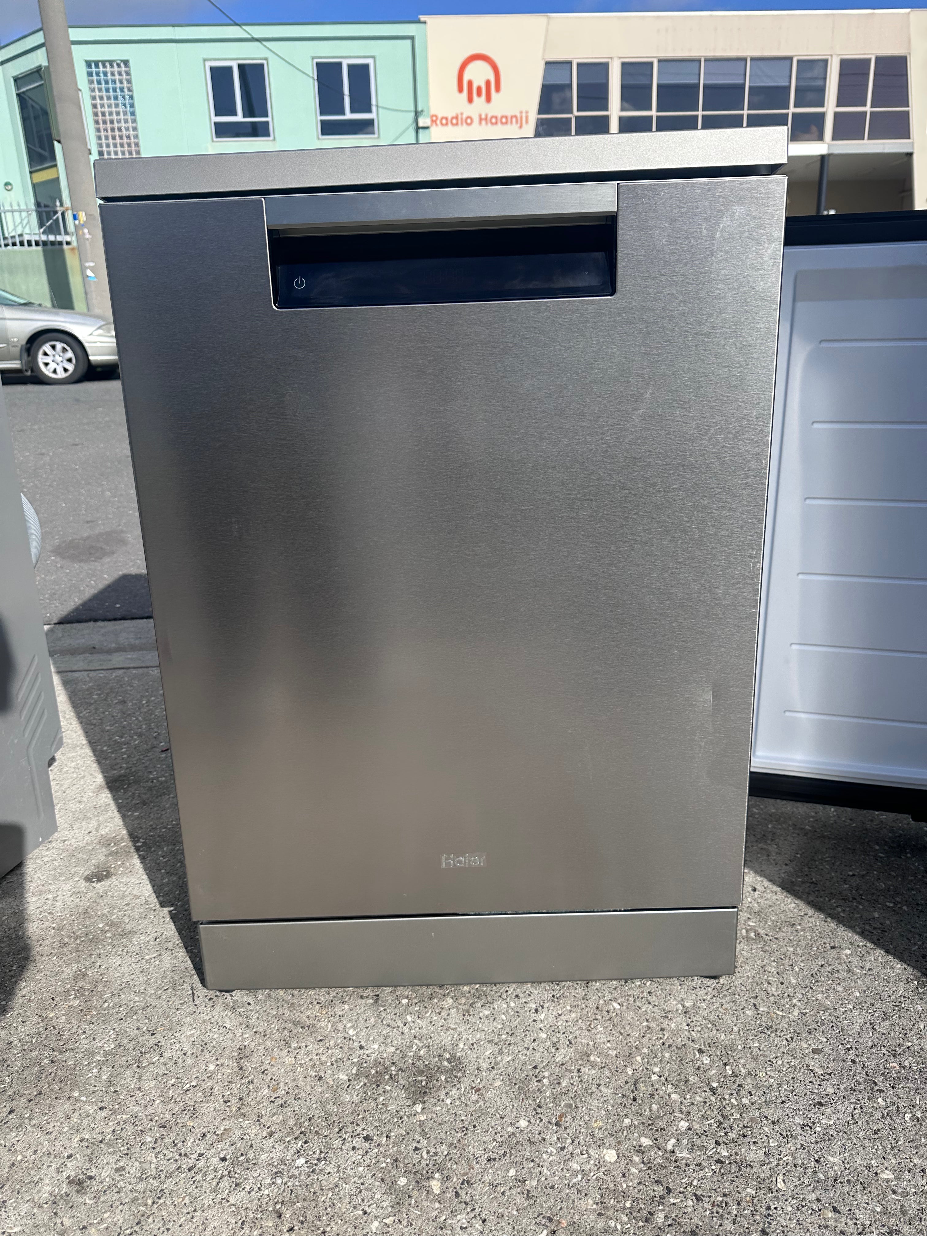 Haier 60cm Freestanding Dishwasher with Steam Function - Stainless Steel Finish [Factory Refurbished] | Perfect for Small Kitchens, Apartments & Energy-Efficient Homes