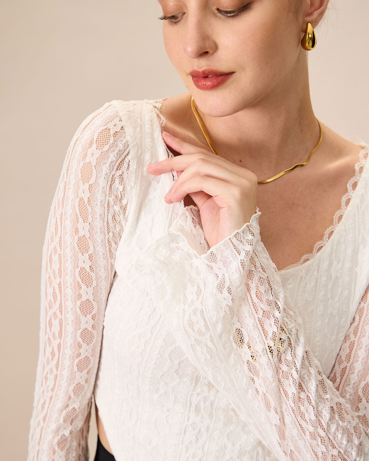 Women's White Lace See-Through Cropped T-Shirt - Sexy Summer Top for Casual Outfits & Date Nights