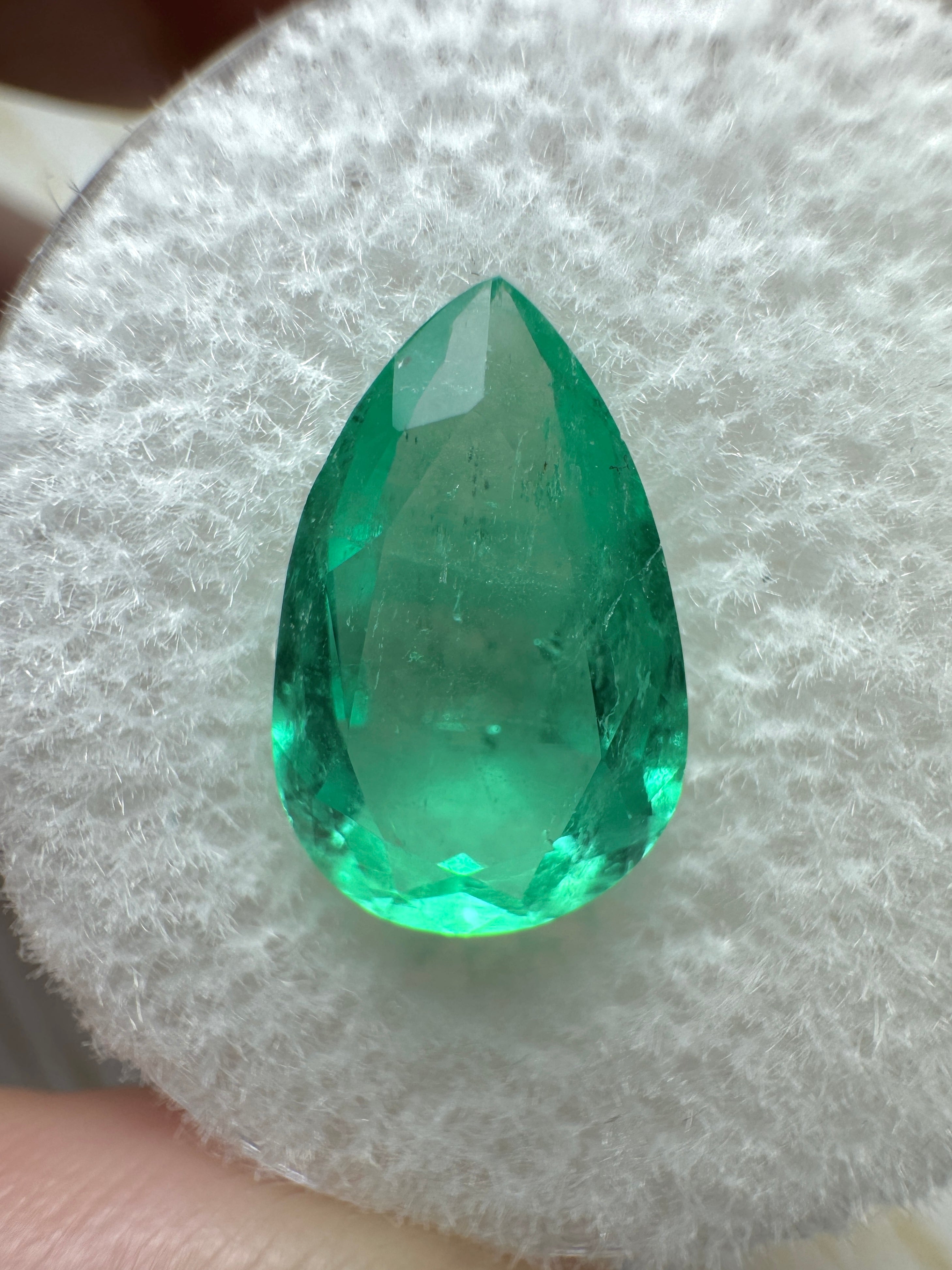 2.52 Carat Natural Colombian Emerald Pear Cut Loose Gemstone - Vivid Green Color Band for Jewelry Making, Engagement Rings & Fine Collections