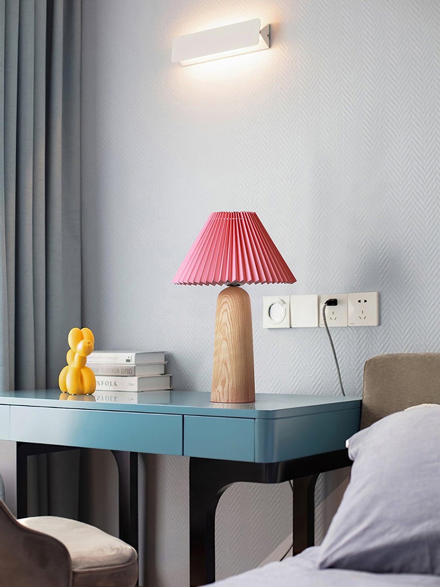 Modern Facet Table Lamp - Sleek Geometric Design for Bedroom, Living Room & Office - Energy Efficient LED Desk Light for Home Decor