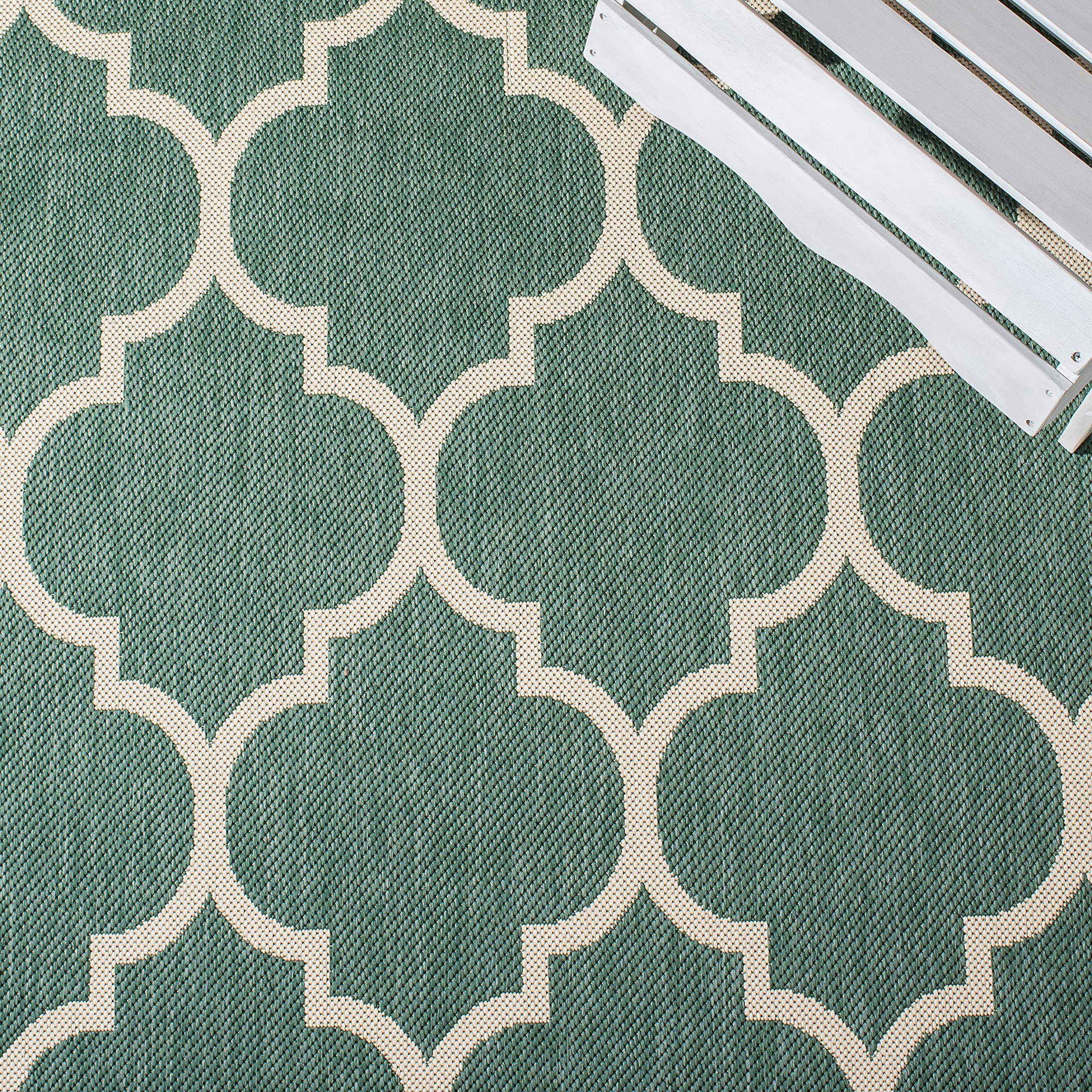 SAFAVIEH Courtyard Collection 4' x 5'7