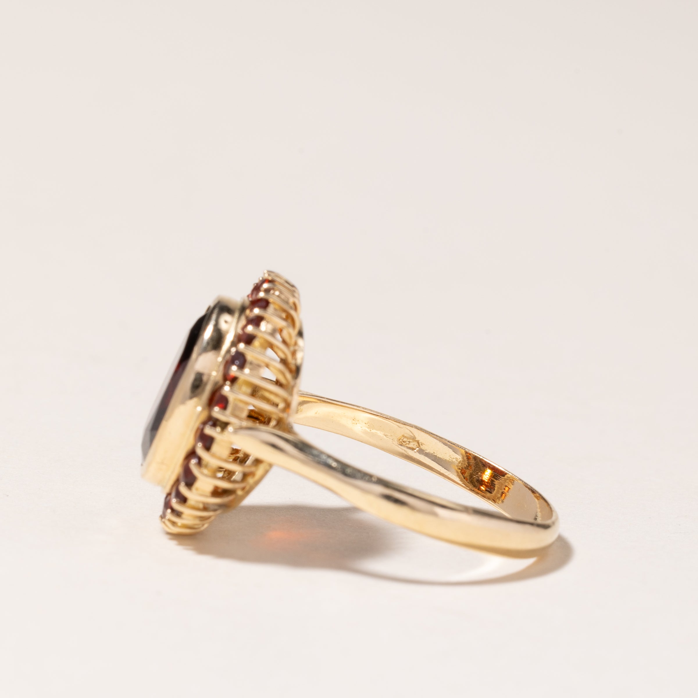 14K Yellow Gold Garnet Ring for Women | 4.57ctw Genuine Garnet Gemstone | Size 8.5 | Elegant Birthstone Jewelry Gift for January | Perfect for Engagement, Anniversary & Special Occasions