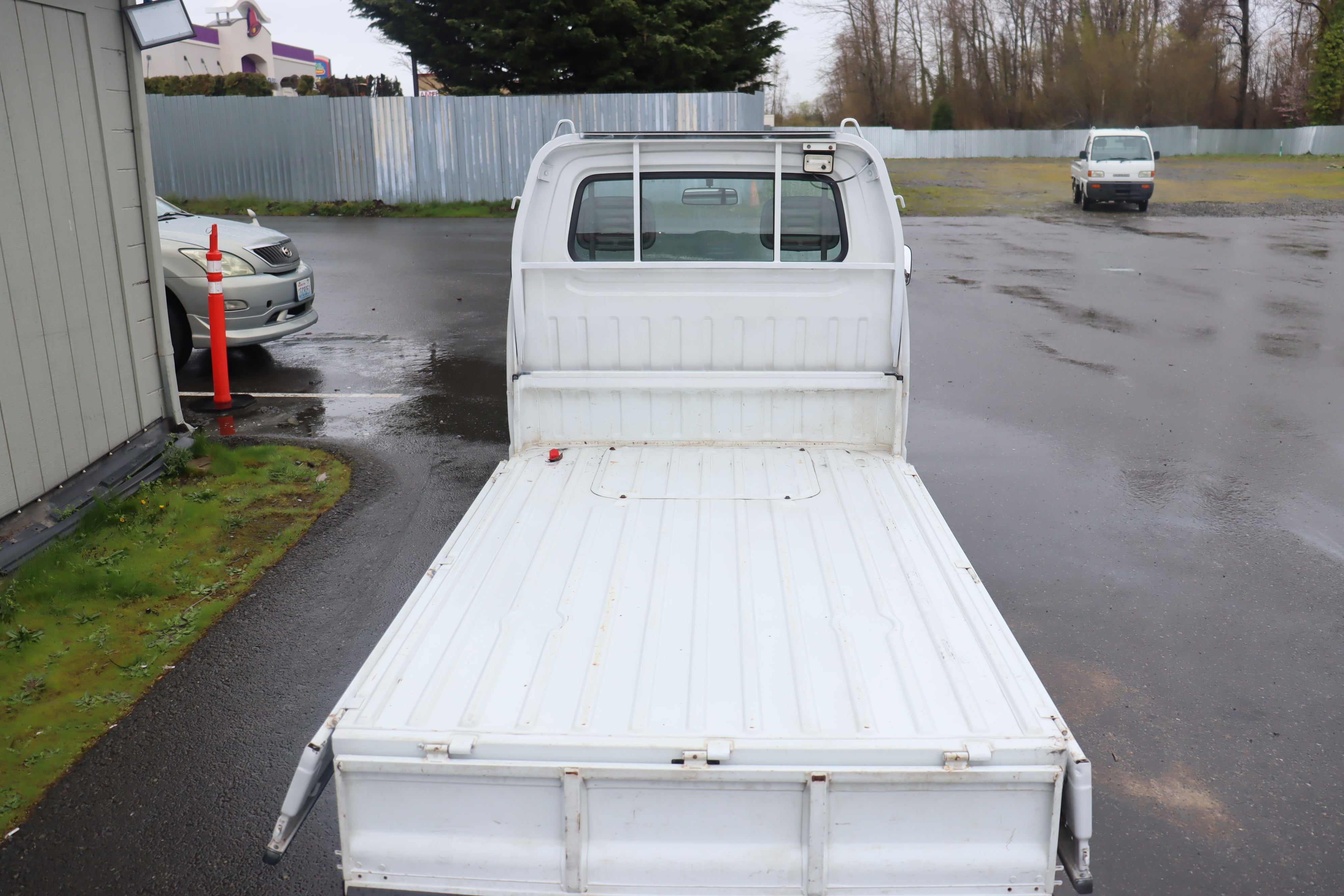 1998 Suzuki Carry Kei Truck JDM V DD51T 4WD Mini Pickup - Perfect for Urban Delivery, Off-Road Adventures & Vintage Car Collectors