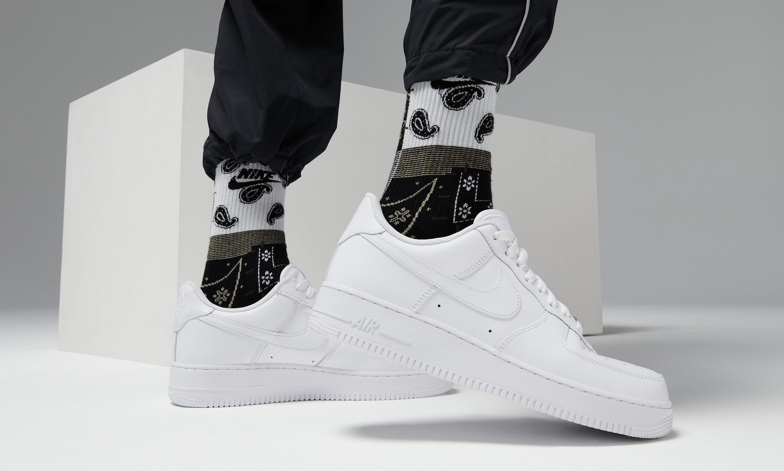 Original Nike Air Force 1 '07 White Men's Sneakers - Classic Basketball Shoes for Casual Wear & Street Style | Perfect for Everyday Outfits, Gym & Urban Fashion