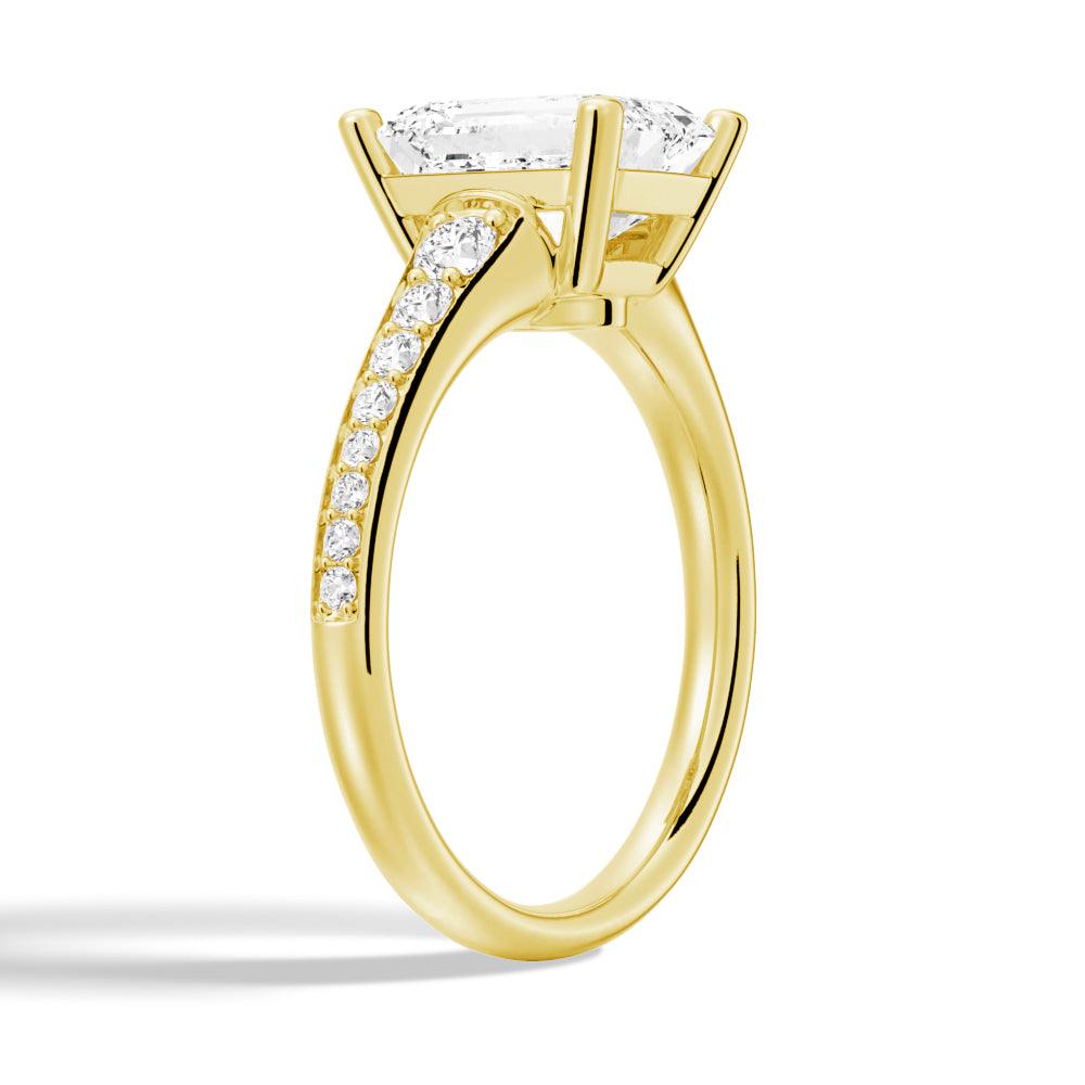 Vintage Emerald Cut Moissanite Engagement Ring With Graduated Band - Elegant Wedding Jewelry for Proposals, Anniversaries & Special Occasions