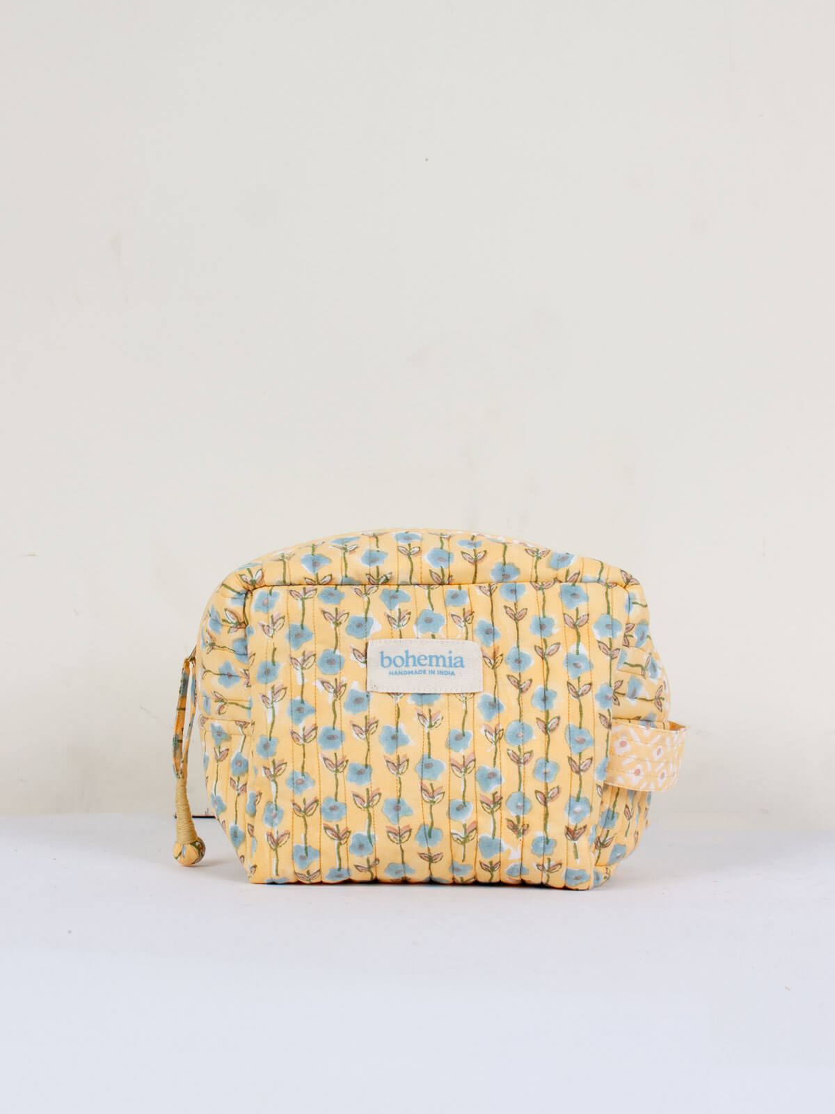 Buttermilk Garland Washbag - Waterproof Travel Cosmetic Bag for Women & Men - Perfect for Gym, Beach, and Vacation Essentials Storage