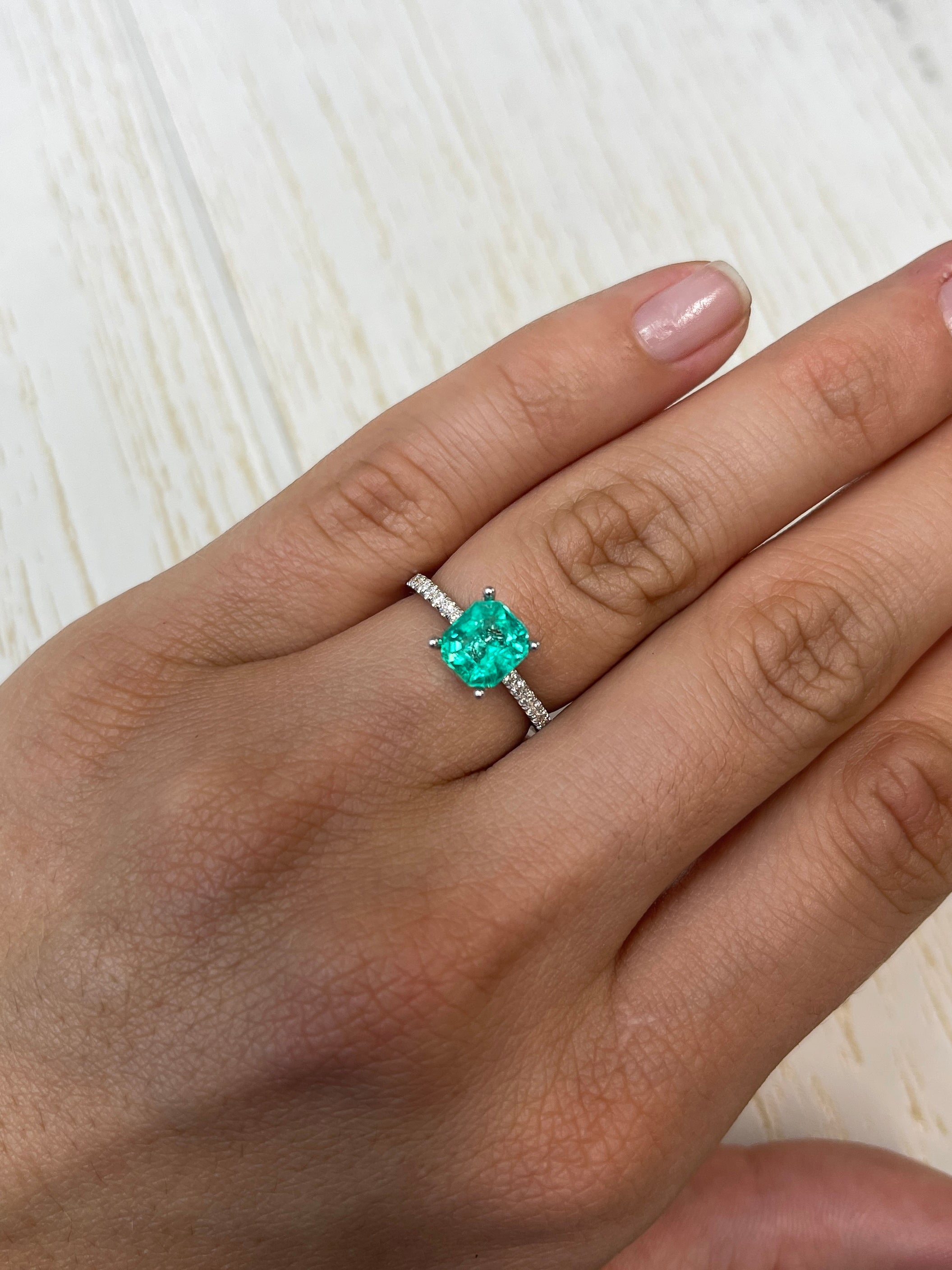 1.79 Carat 7.5x7mm Crystalline Green Asscher Cut Natural Colombian Emerald Gemstone for Jewelry Making - Perfect for Engagement Rings, Earrings & Pendants