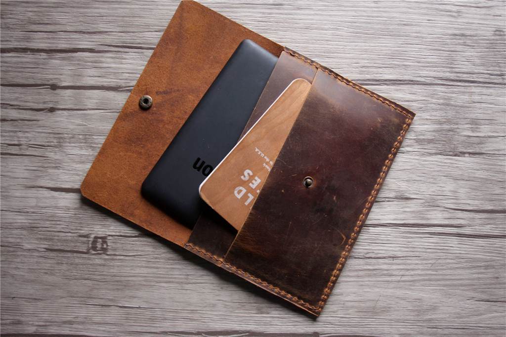 Personalized Leather Kindle Voyage Case Sleeve - Custom Name Engraved Protective Cover for Reading, Travel & Daily Commute