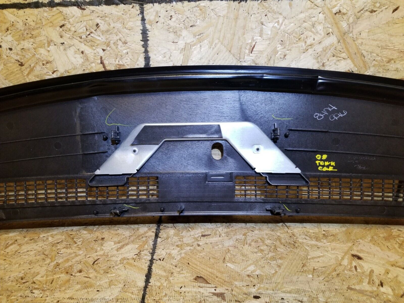 2003-2011 Lincoln Town Car OEM Dashboard Dash Pad Upper Replacement - Perfect Fit for 65k Mileage - Upgrade Your Car Interior for Comfort & Style
