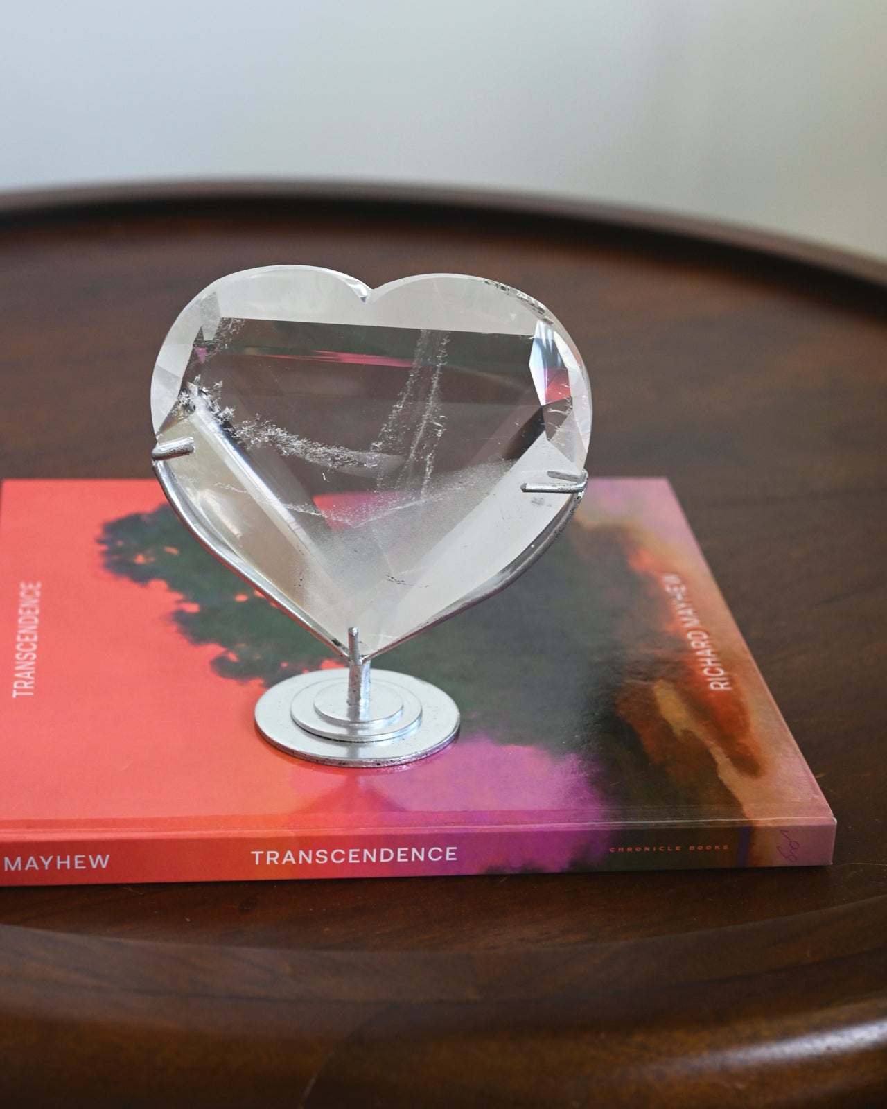 Natural Clear Quartz Heart Crystal on Stand - Healing Stone for Meditation, Reiki & Home Decor | Perfect for Spiritual Gifts, Yoga Spaces & Energy Cleansing