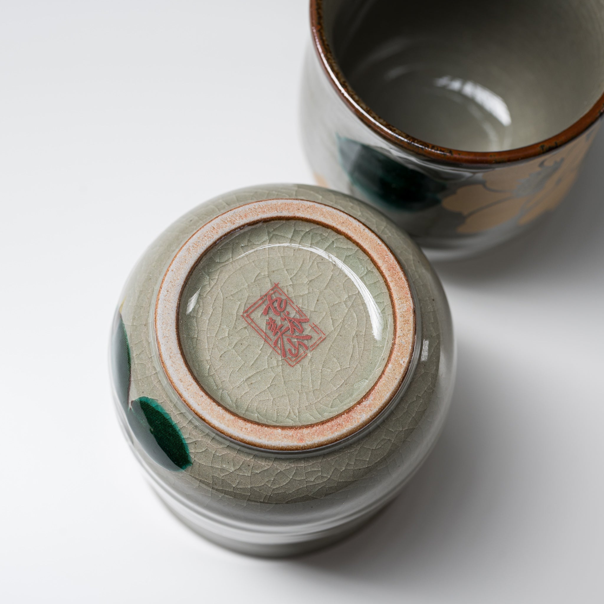 Kutani Ware Gold Camellia Pair Yunomi Tea Cups - Handmade Japanese Ceramic Tea Set for Matcha & Green Tea - Perfect for Tea Ceremonies, Home Decor & Gift Giving